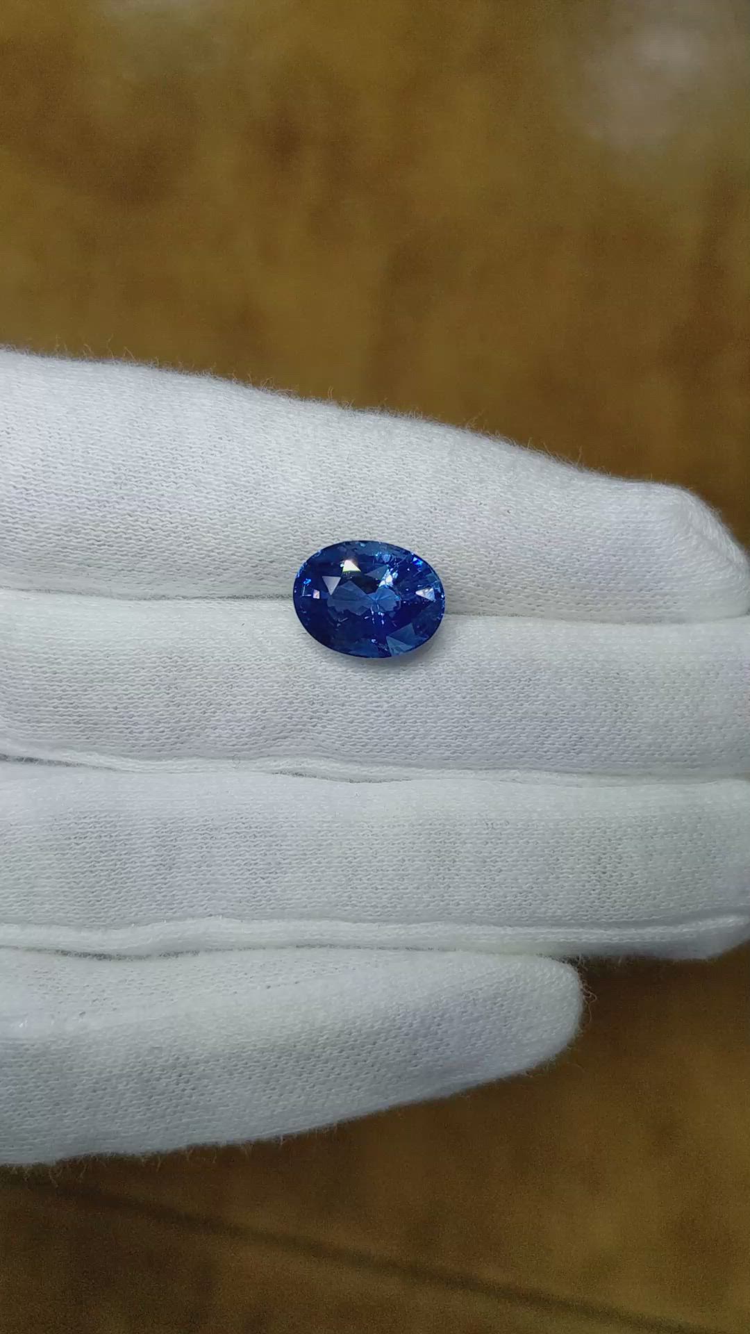 5.90 Ct. Blue Sapphire from Ceylon (Sri Lanka) Size Video
