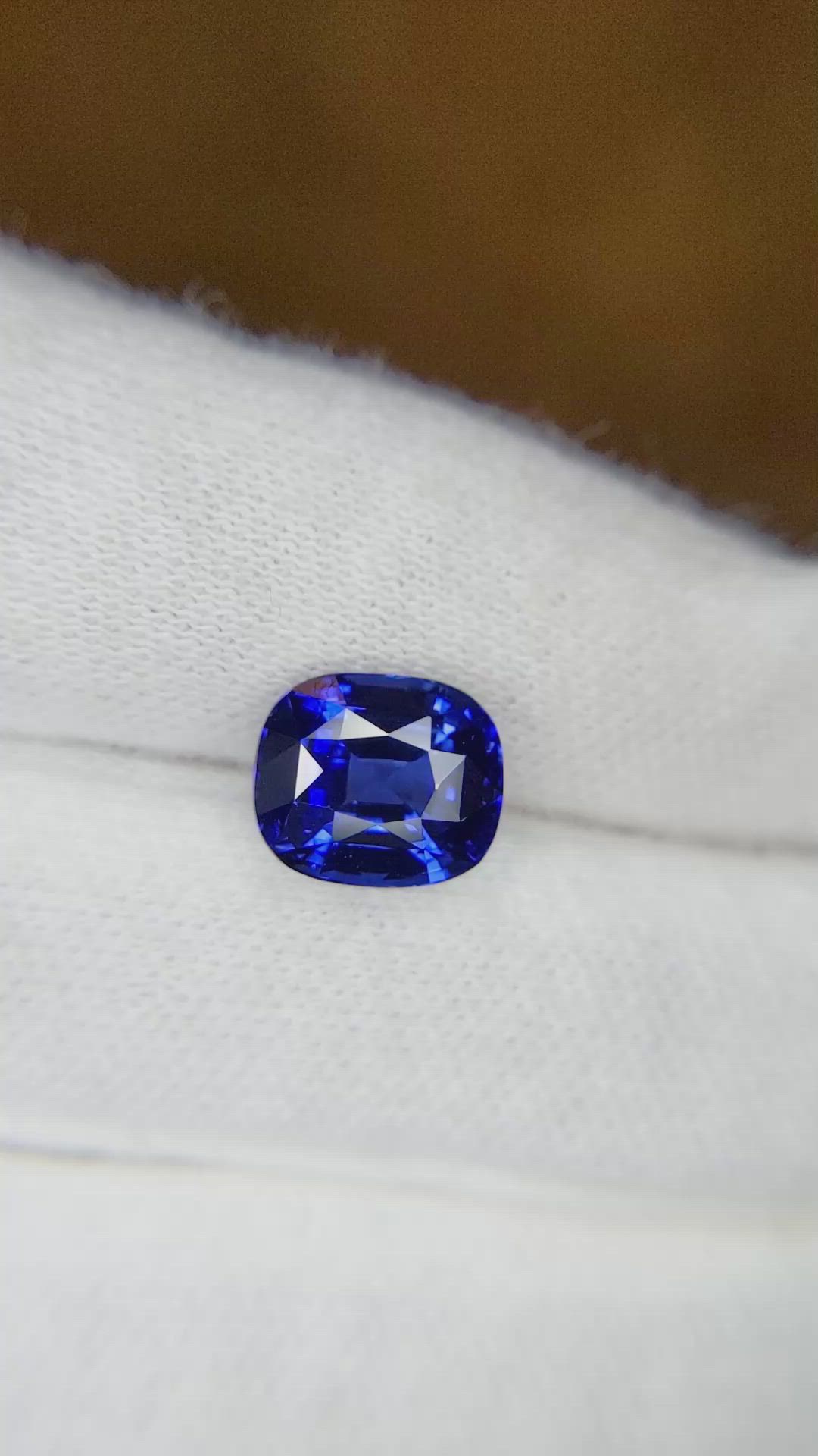 3.50 Ct. Blue Sapphire from Ceylon (Sri Lanka) Size Video