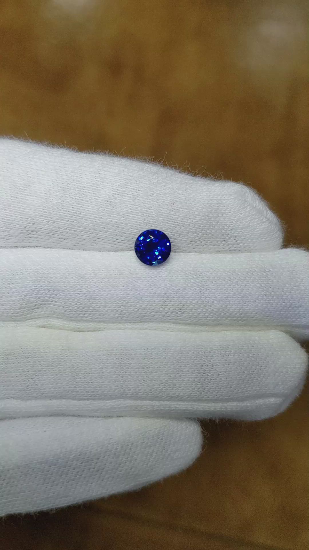 1.07 Ct. Blue Sapphire from Ceylon (Sri Lanka) Size Video