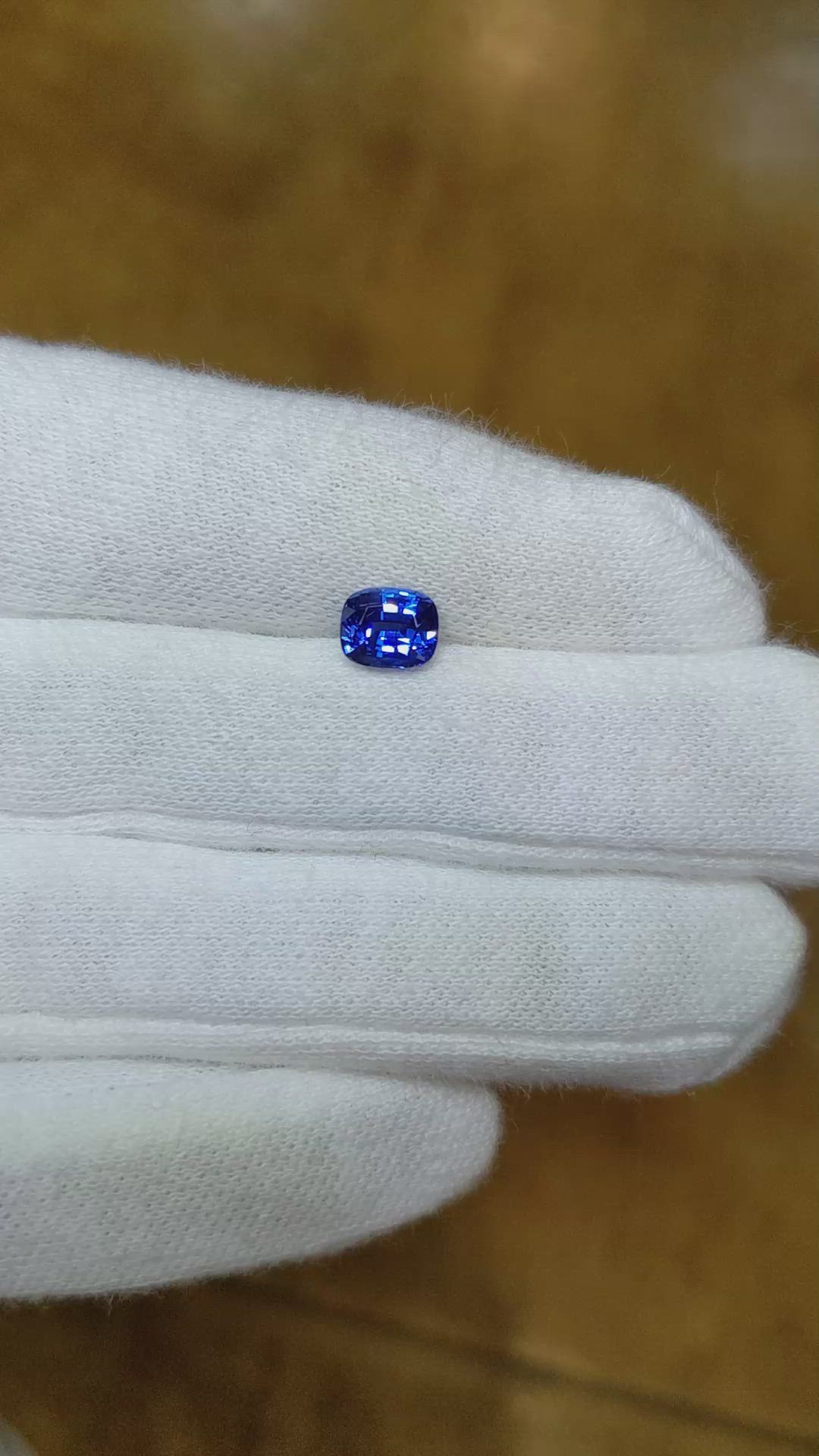 1.03 Ct. Blue Sapphire from Ceylon (Sri Lanka) Size Video
