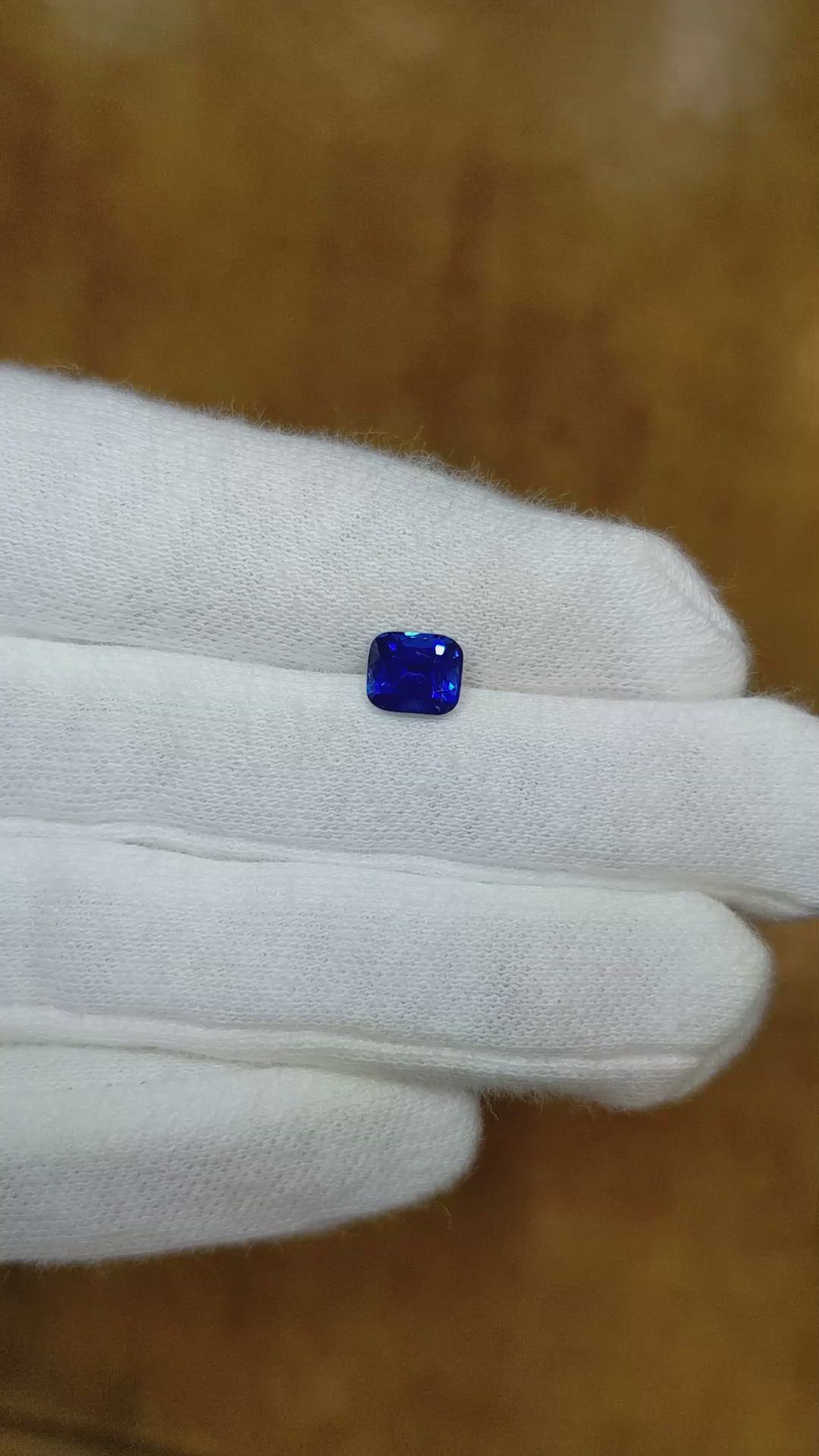1.34 Ct. Blue Sapphire from Ceylon (Sri Lanka) Size Video
