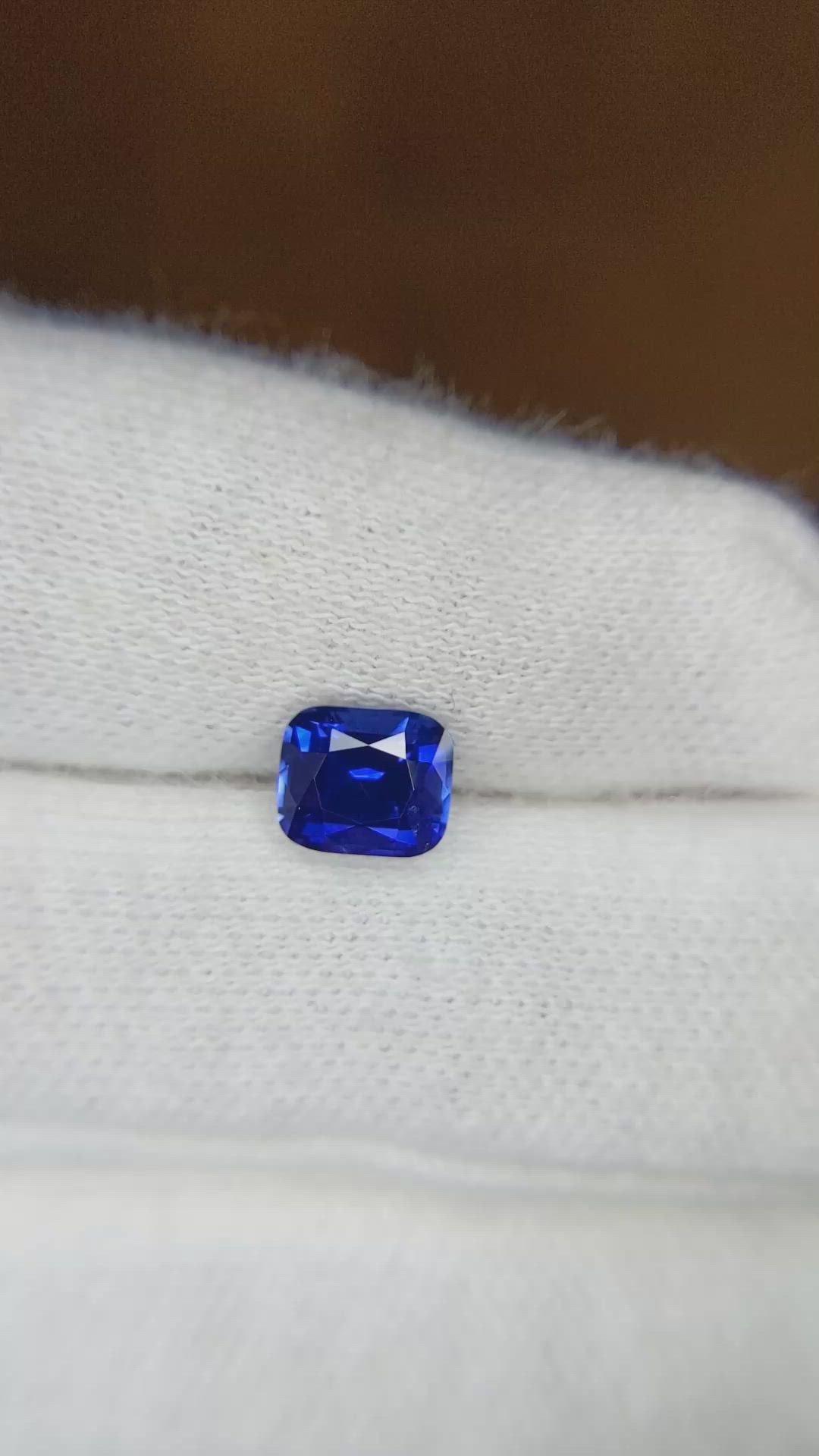 1.34 Ct. Blue Sapphire from Ceylon (Sri Lanka) Size Video