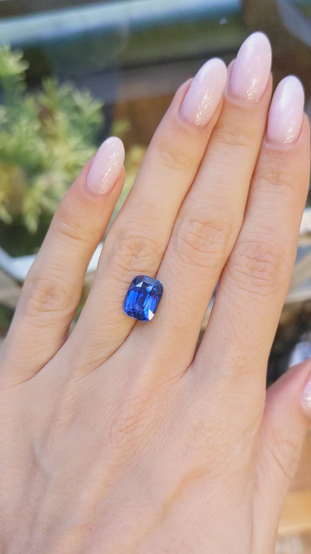 4.54 Ct. Blue Sapphire from Ceylon (Sri Lanka) Size Video