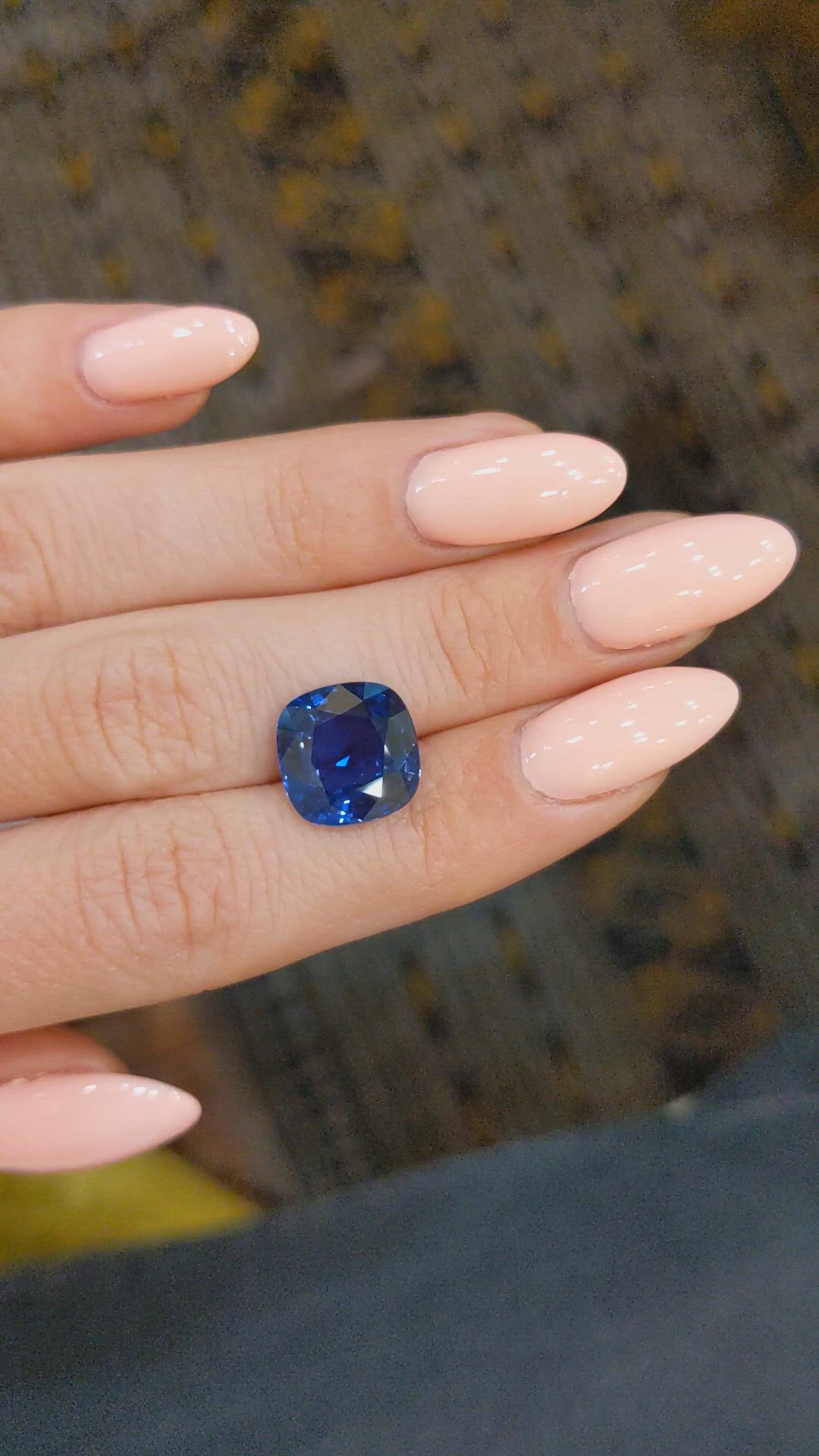 7.77 Ct. Blue Sapphire from Ceylon (Sri Lanka) Size Video
