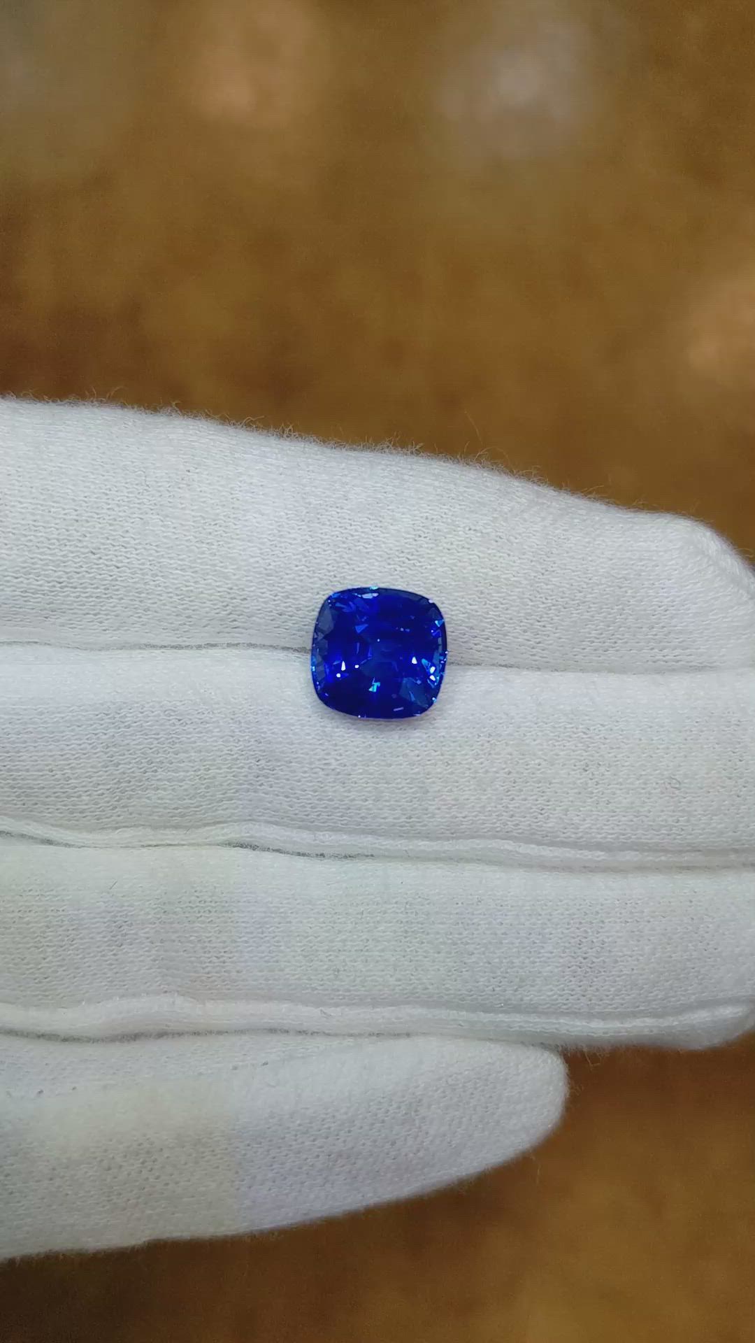 6.31 Ct. Blue Sapphire from Ceylon (Sri Lanka) Size Video