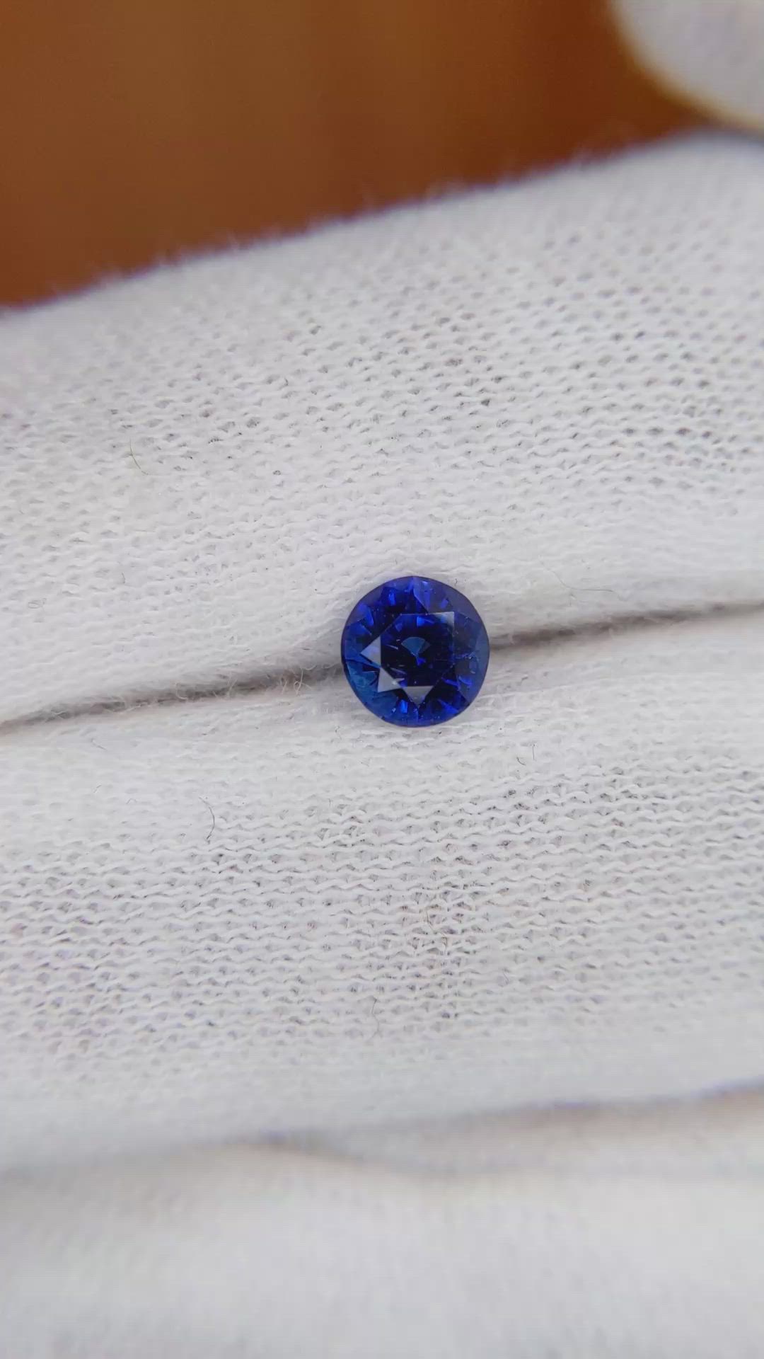 0.82 Ct. Blue Sapphire from Ceylon (Sri Lanka) Size Video