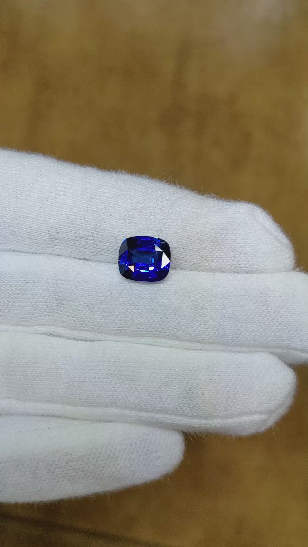 3.06 Ct. Blue Sapphire from Ceylon (Sri Lanka) Size Video