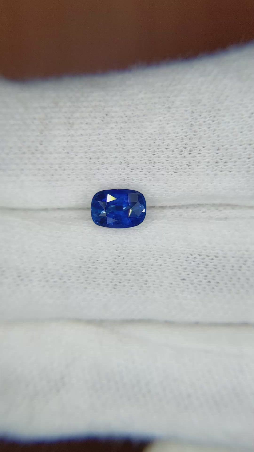1.24 Ct. Blue Sapphire from Ceylon (Sri Lanka) Size Video