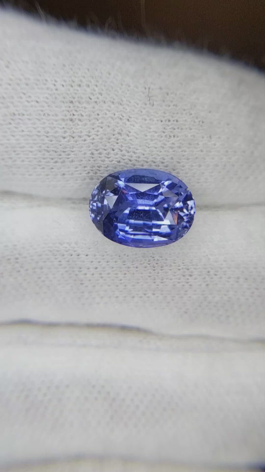 5.66 Ct. Blue Sapphire from Ceylon (Sri Lanka) Size Video