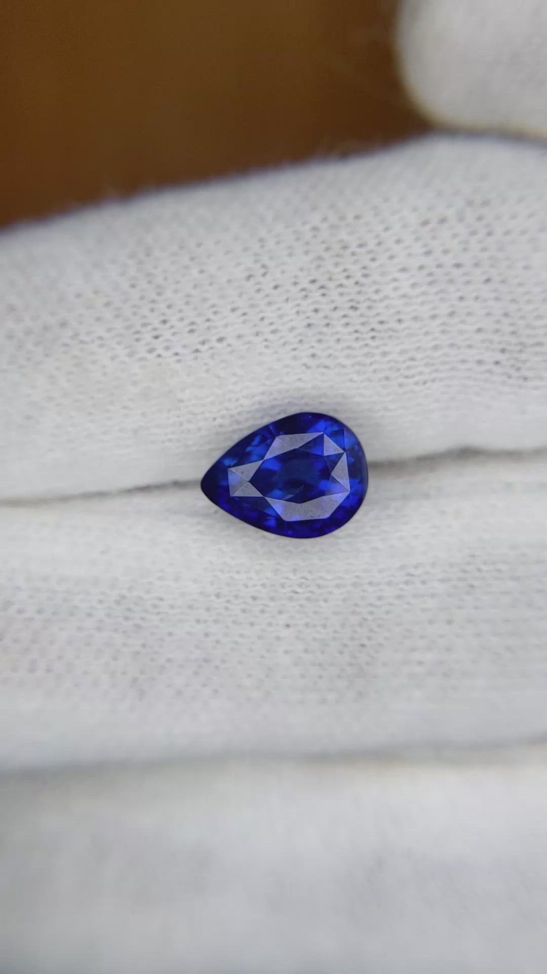 3.20 Ct. Blue Sapphire from Ceylon (Sri Lanka) Size Video