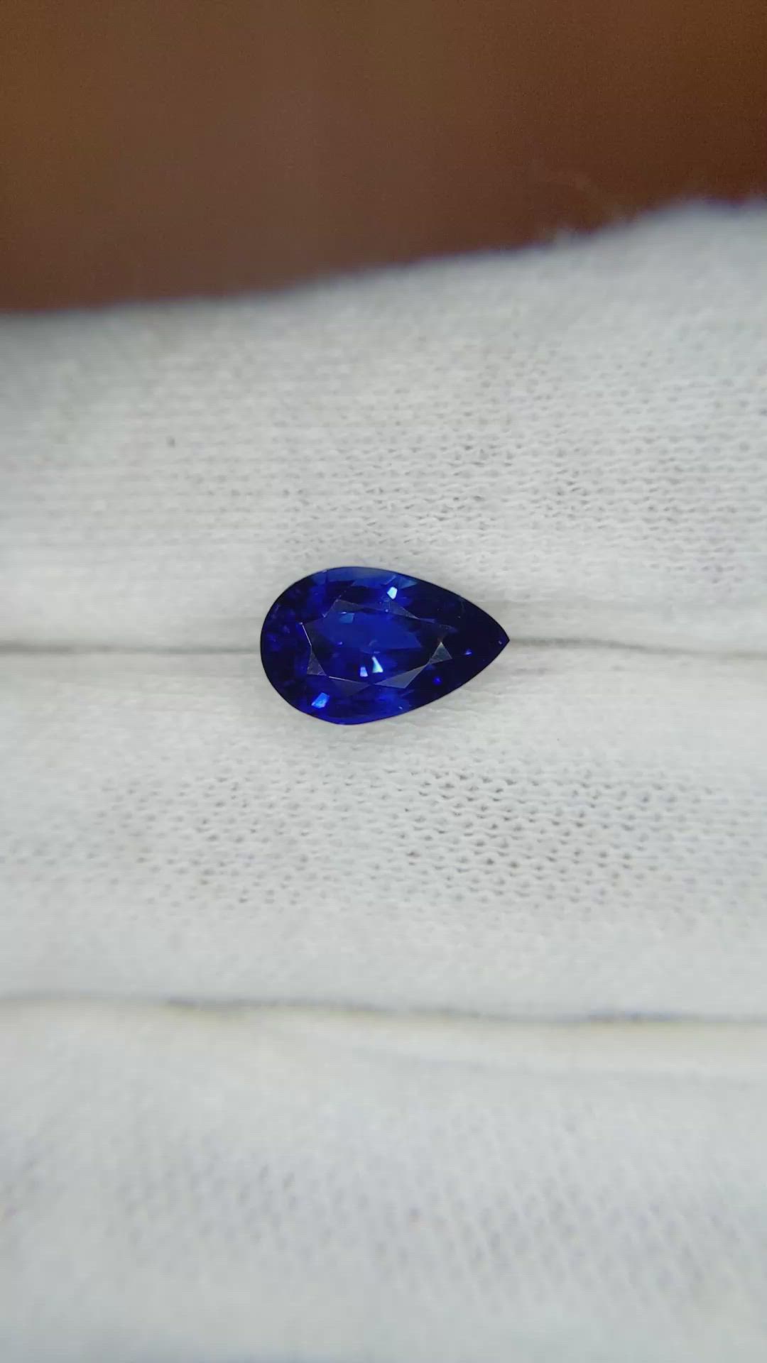 2.95 Ct. Blue Sapphire from Ceylon (Sri Lanka) Size Video