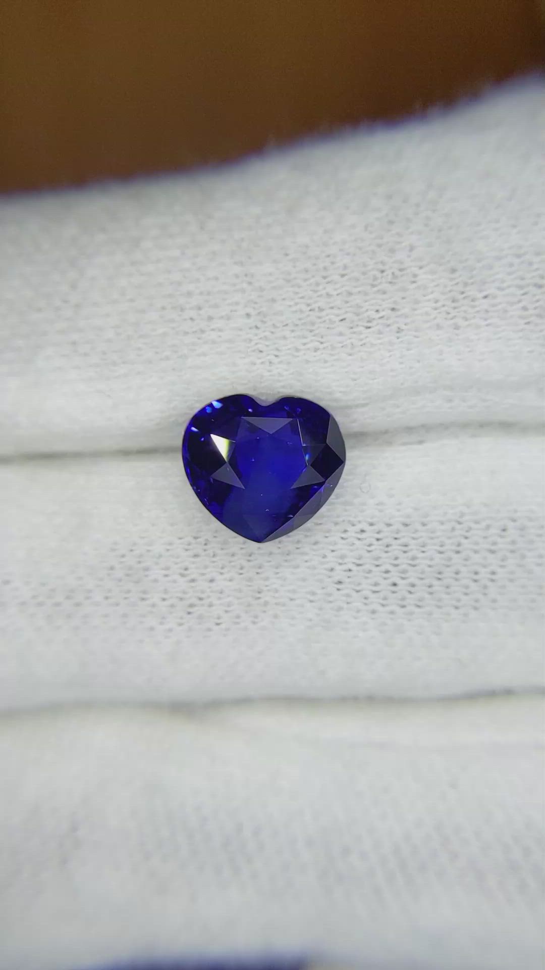 3.45 Ct. Blue Sapphire from Ceylon (Sri Lanka) Size Video
