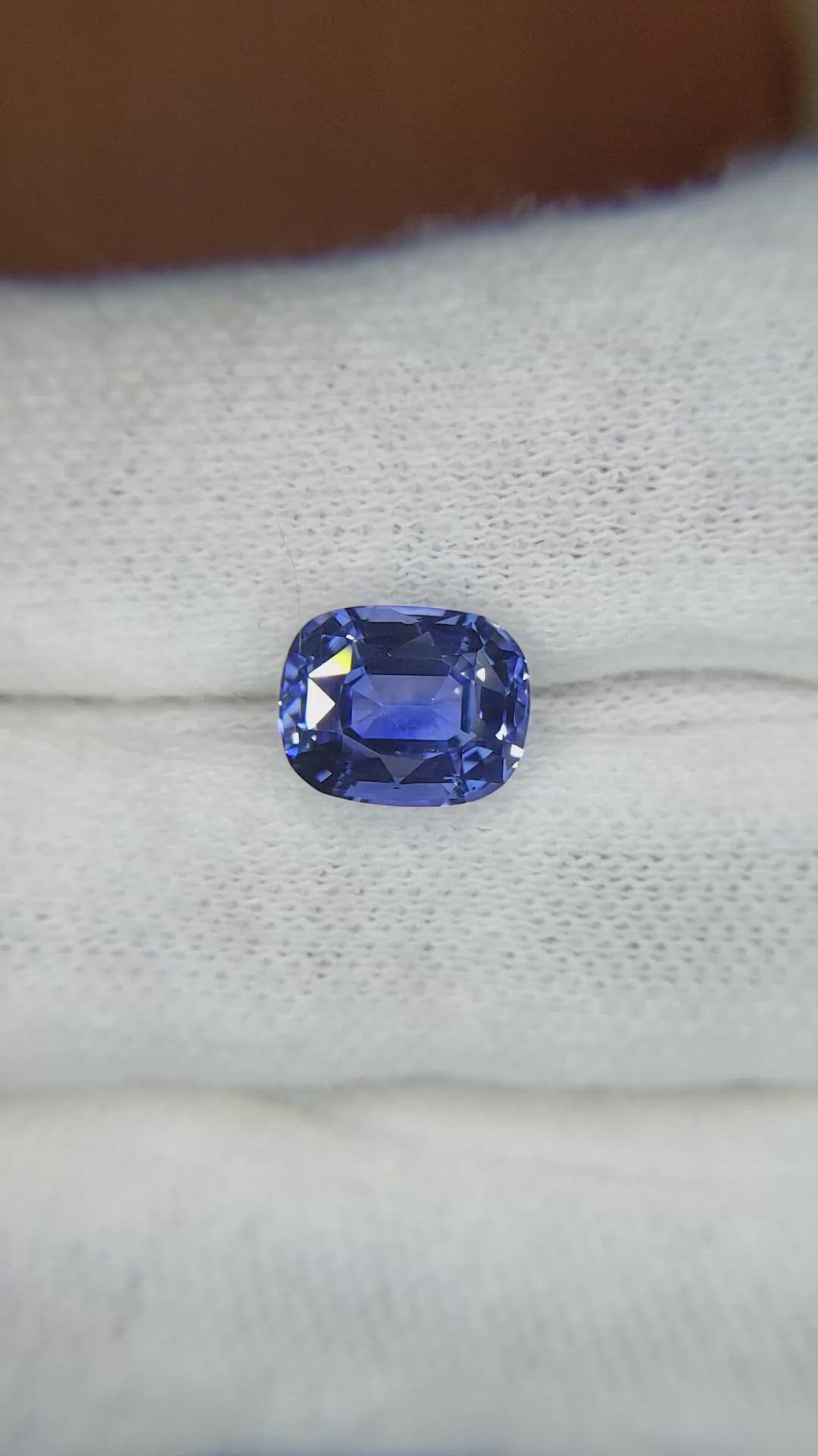3.07 Ct. Blue Sapphire from Ceylon (Sri Lanka) Size Video