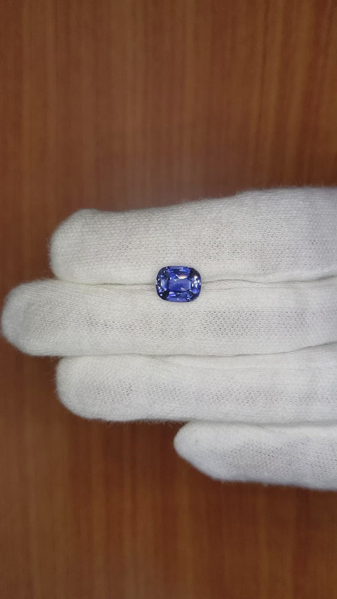 3.07 Ct. Blue Sapphire from Ceylon (Sri Lanka) Size Video