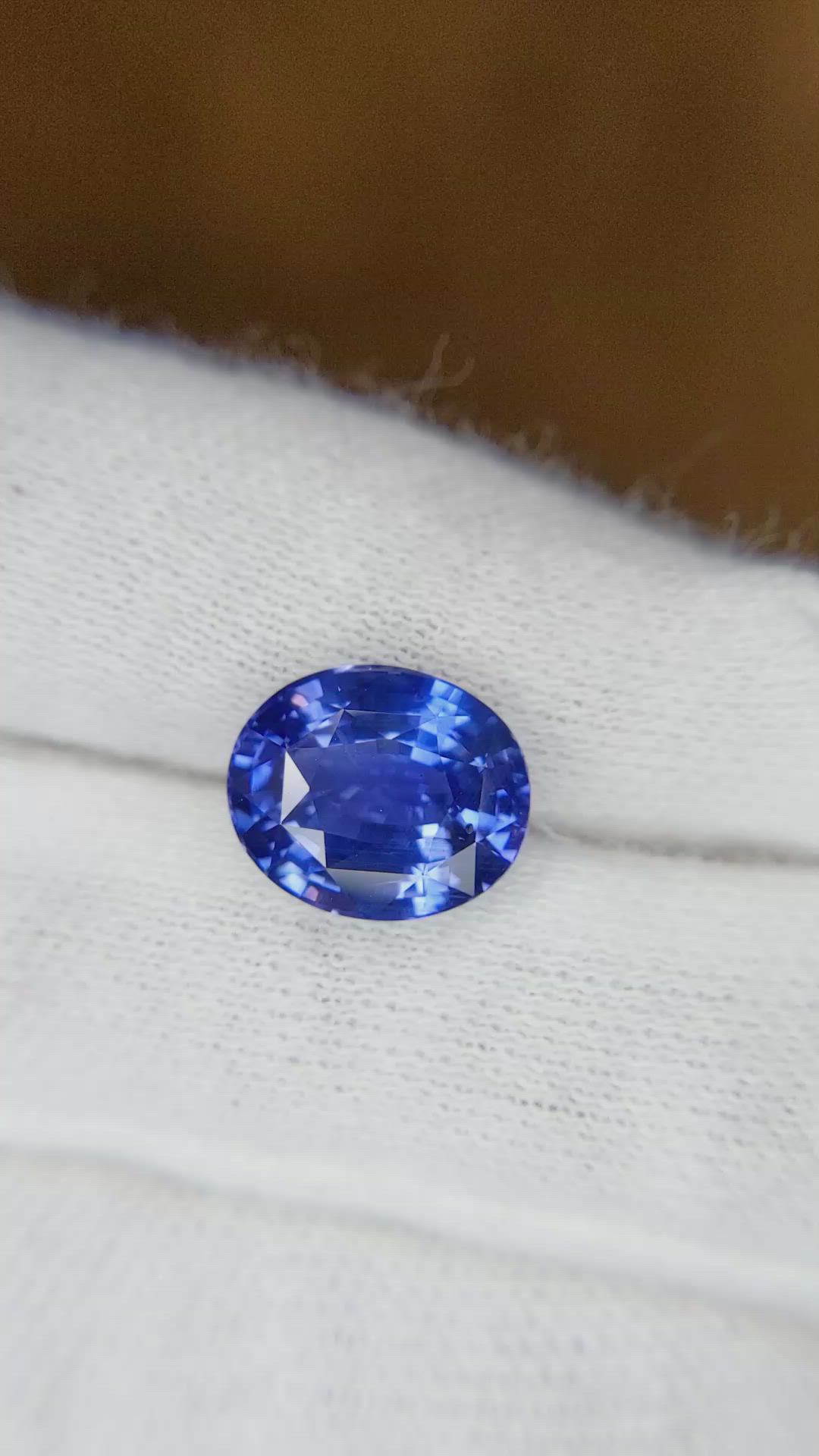 5.10 Ct. Blue Sapphire from Ceylon (Sri Lanka) Size Video