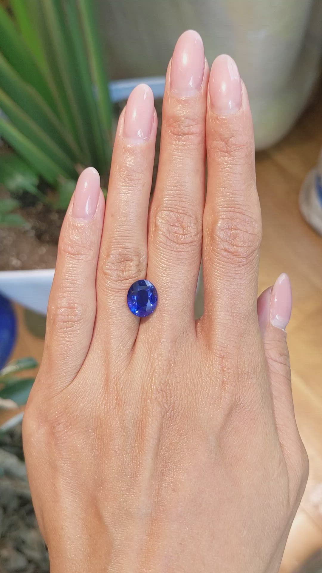 5.07 Ct. Blue Sapphire from Ceylon (Sri Lanka) Size Video
