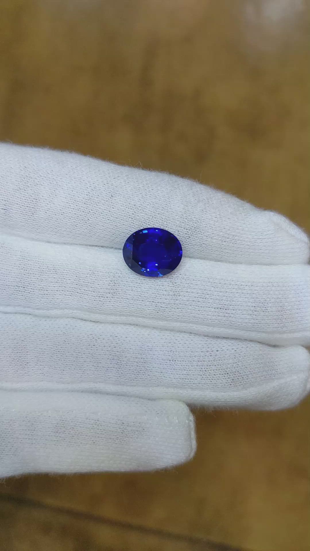5.07 Ct. Blue Sapphire from Ceylon (Sri Lanka) Size Video
