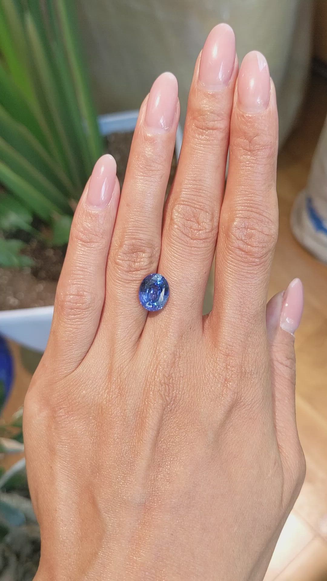 5.56 Ct. Blue Sapphire from Ceylon (Sri Lanka) Size Video