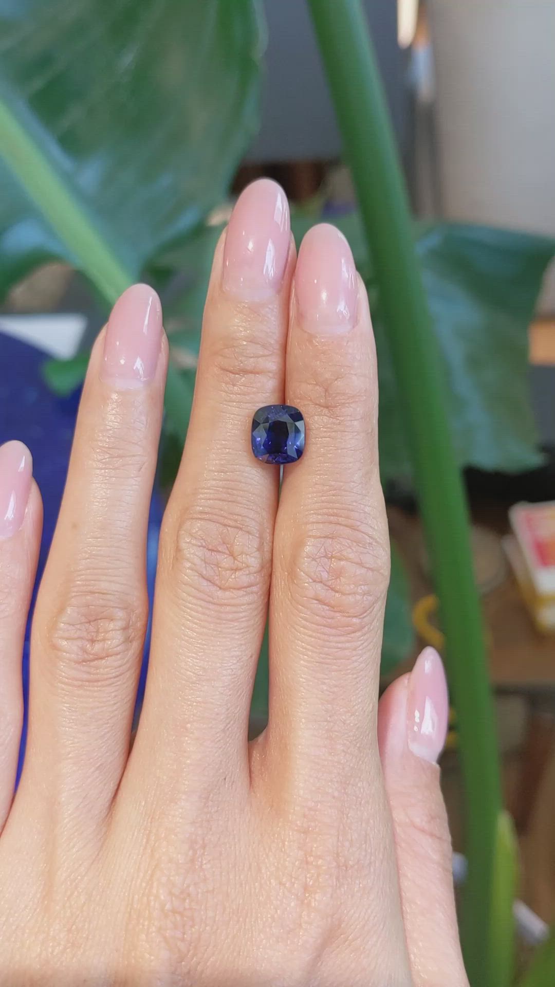 4.04 Ct. Blue Sapphire from Ceylon (Sri Lanka) Size Video