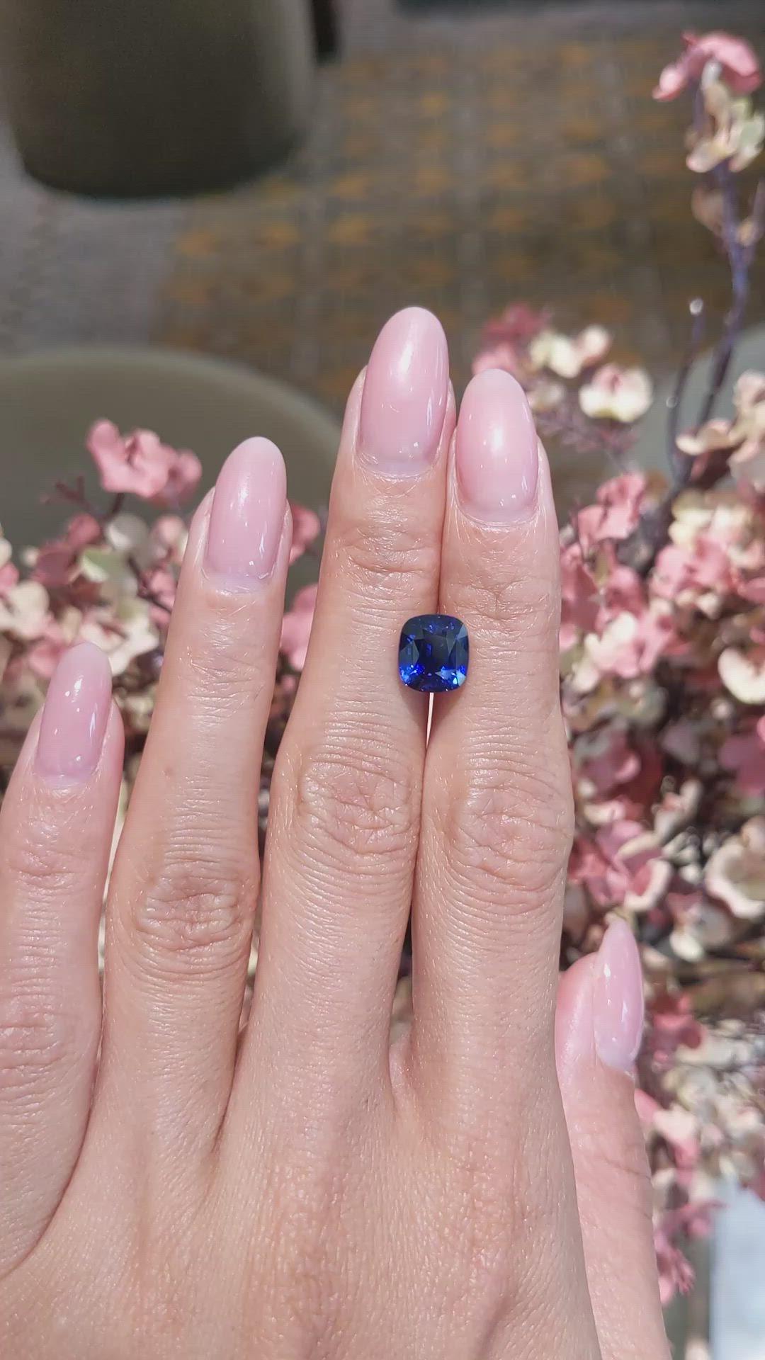 4.04 Ct. Blue Sapphire from Ceylon (Sri Lanka) Size Video