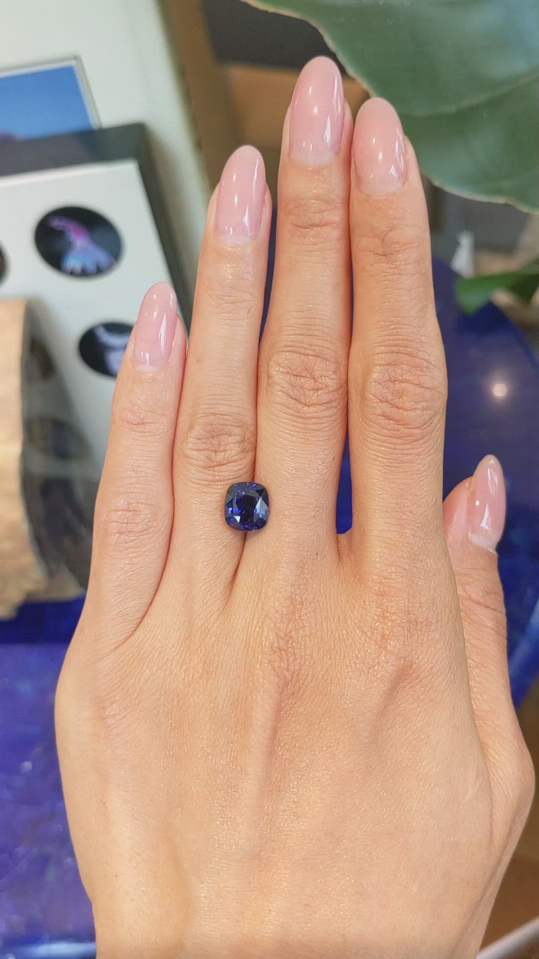 4.04 Ct. Blue Sapphire from Ceylon (Sri Lanka) Size Video