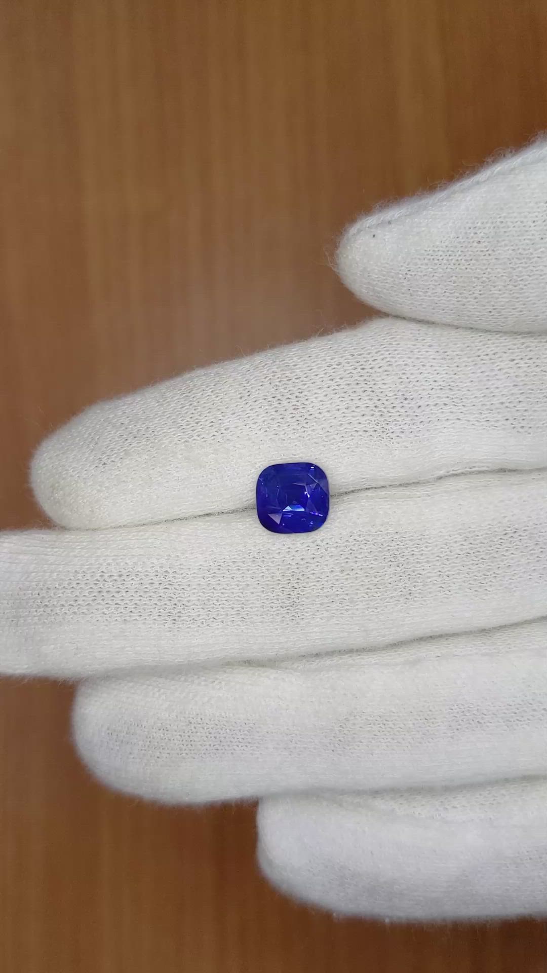 2.26 Ct. Blue Sapphire from Ceylon (Sri Lanka) Size Video
