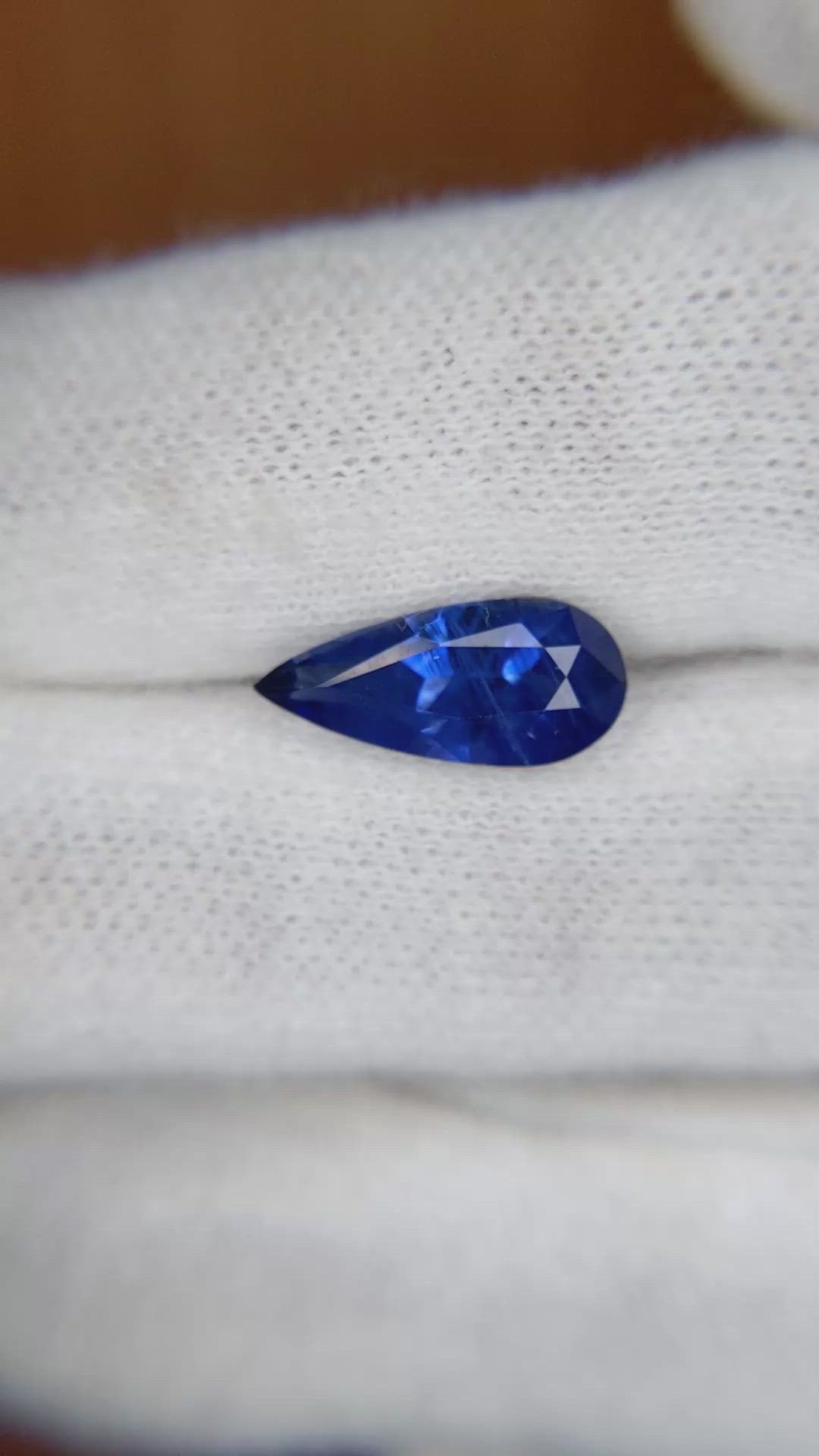 3.00 Ct. Blue Sapphire from Ceylon (Sri Lanka) Size Video