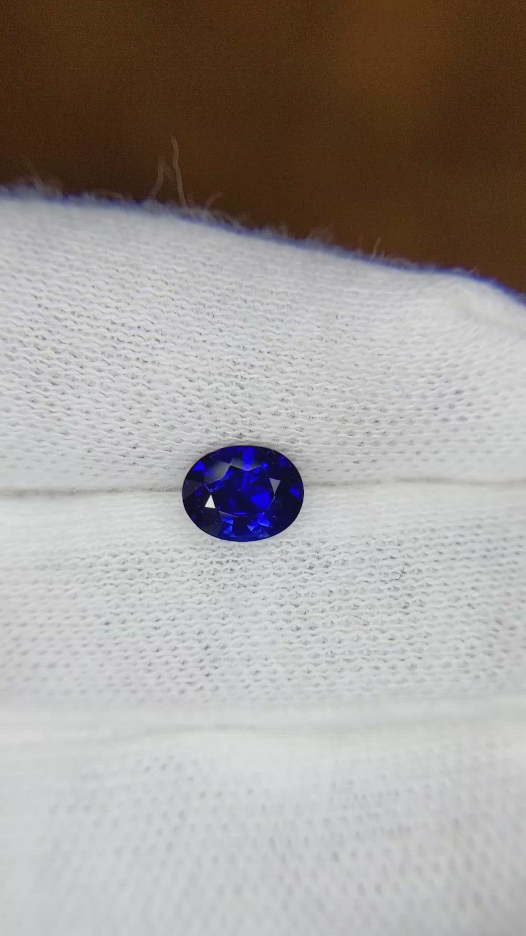 1.10 Ct. Blue Sapphire from Ceylon (Sri Lanka) Size Video