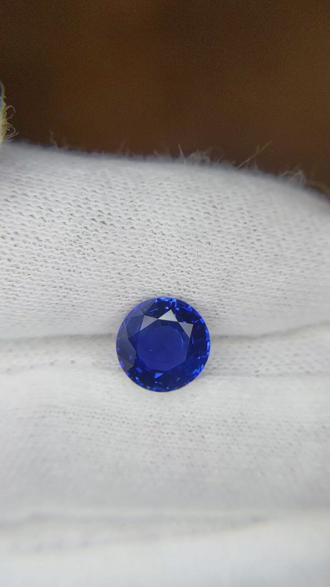 2.86 Ct. Blue Sapphire from Ceylon (Sri Lanka) Size Video