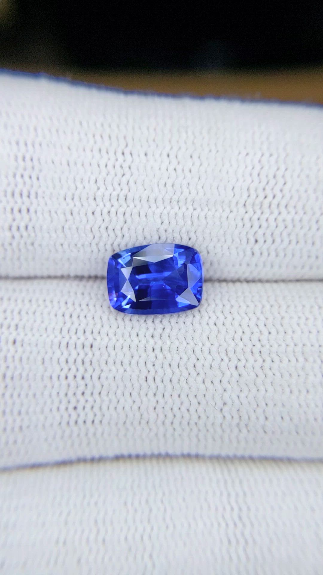 2.24 Ct. Blue Sapphire from Ceylon (Sri Lanka) Size Video