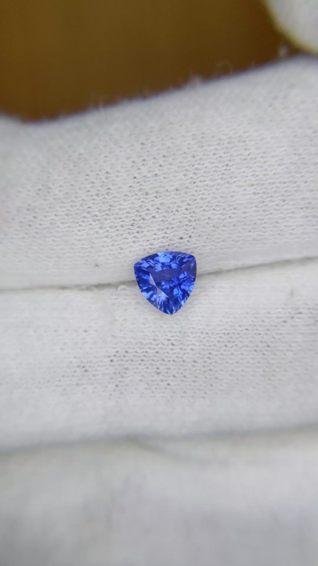 0.83 Ct. Blue Sapphire from Ceylon (Sri Lanka) Size Video