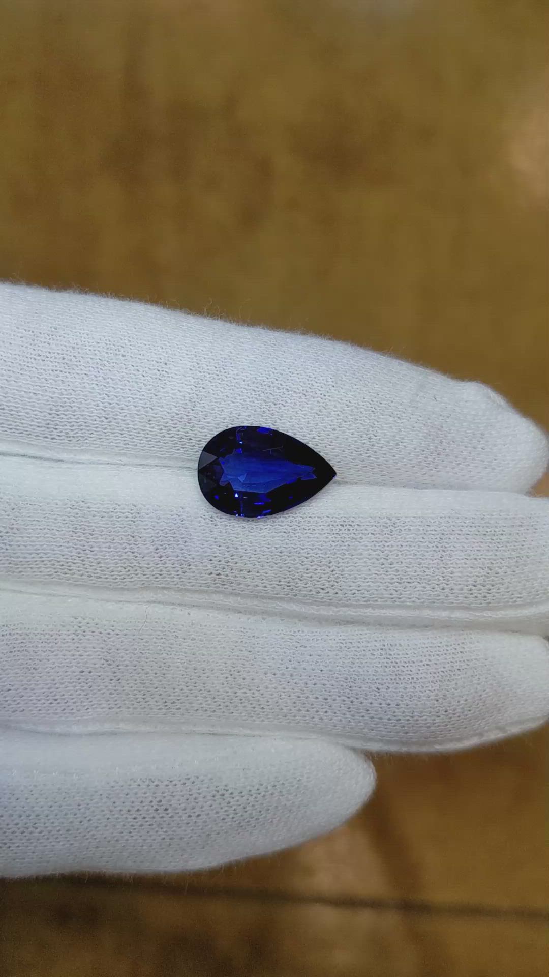 5.70 Ct. Blue Sapphire from Ceylon (Sri Lanka) Size Video