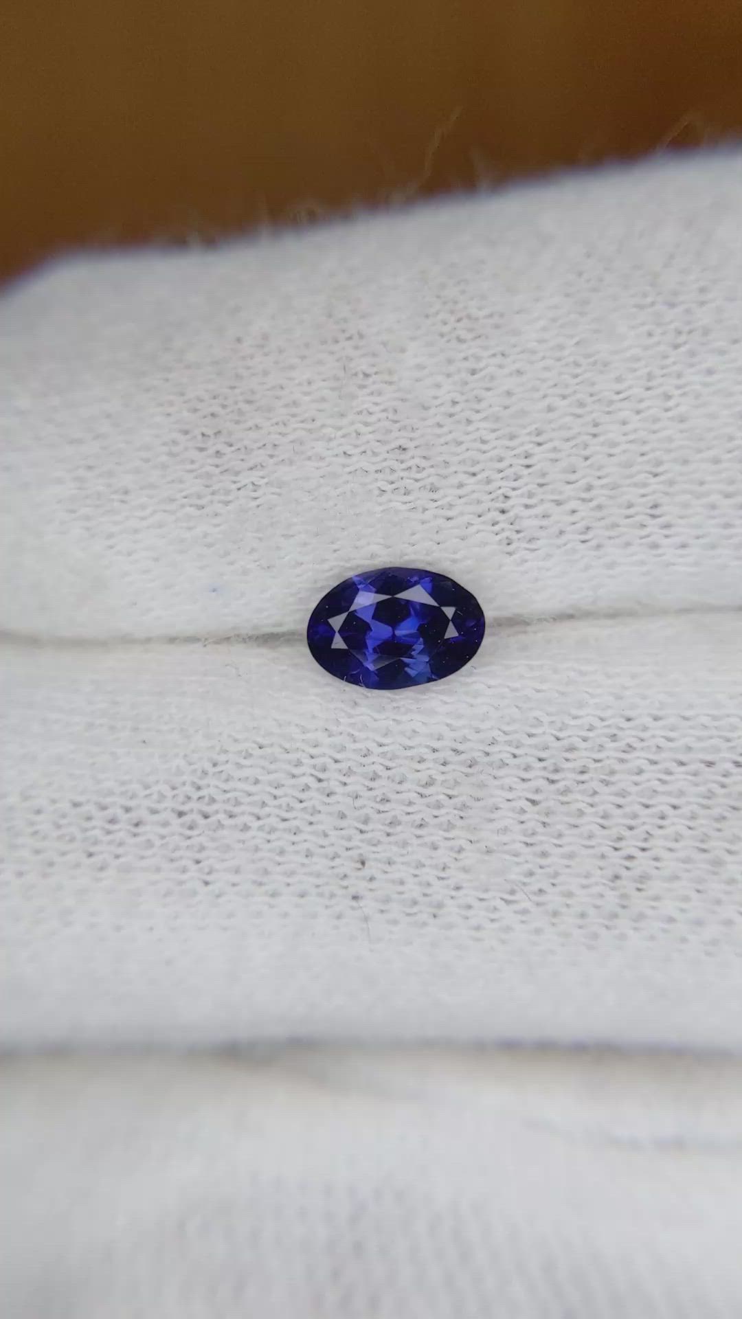 0.65 Ct. Color Change Sapphire from Ceylon (Sri Lanka) Size Video