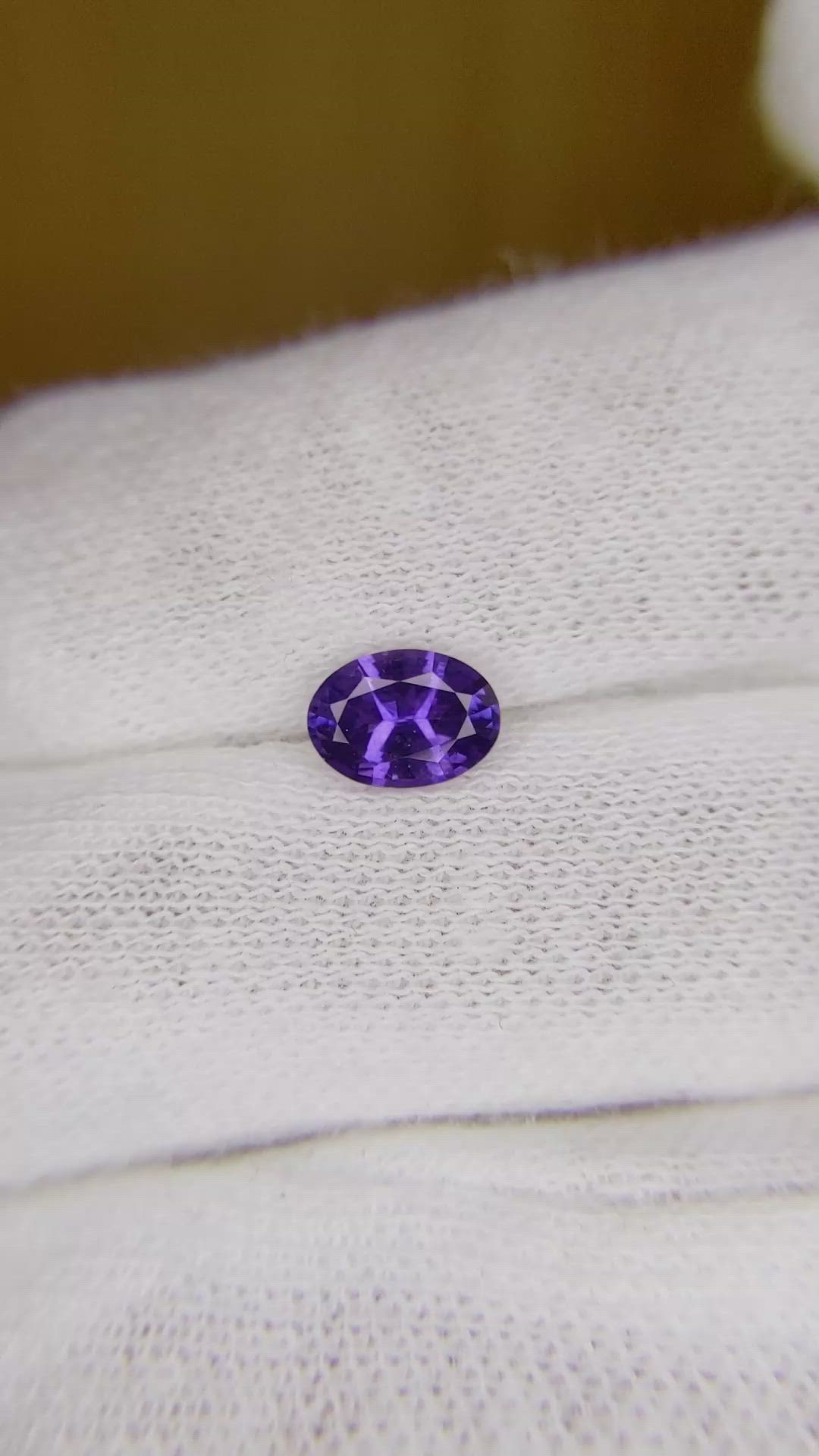 0.83 Ct. Color Change Sapphire from Ceylon (Sri Lanka) Size Video