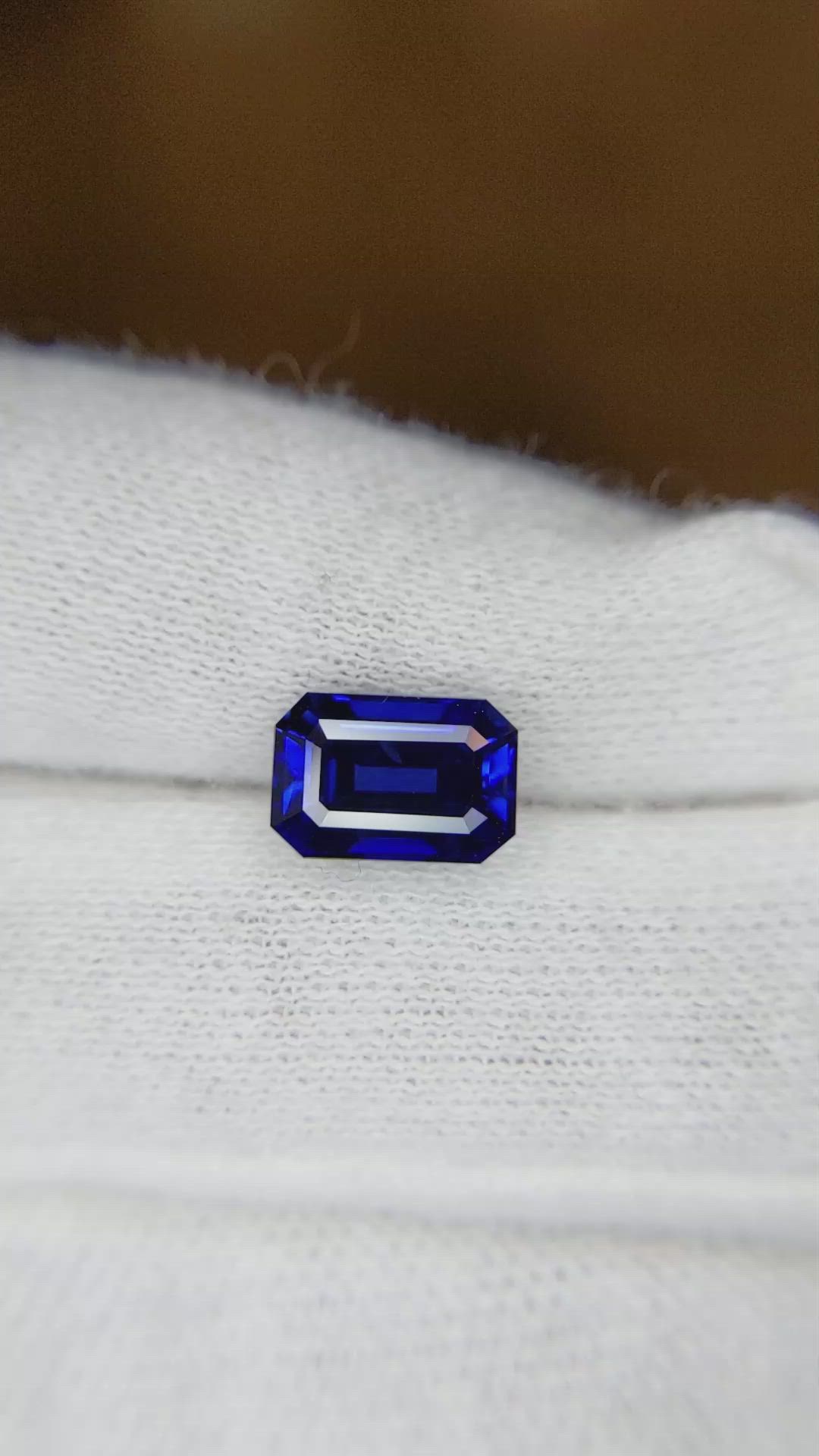 2.55 Ct. Blue Sapphire from Ceylon (Sri Lanka) Size Video