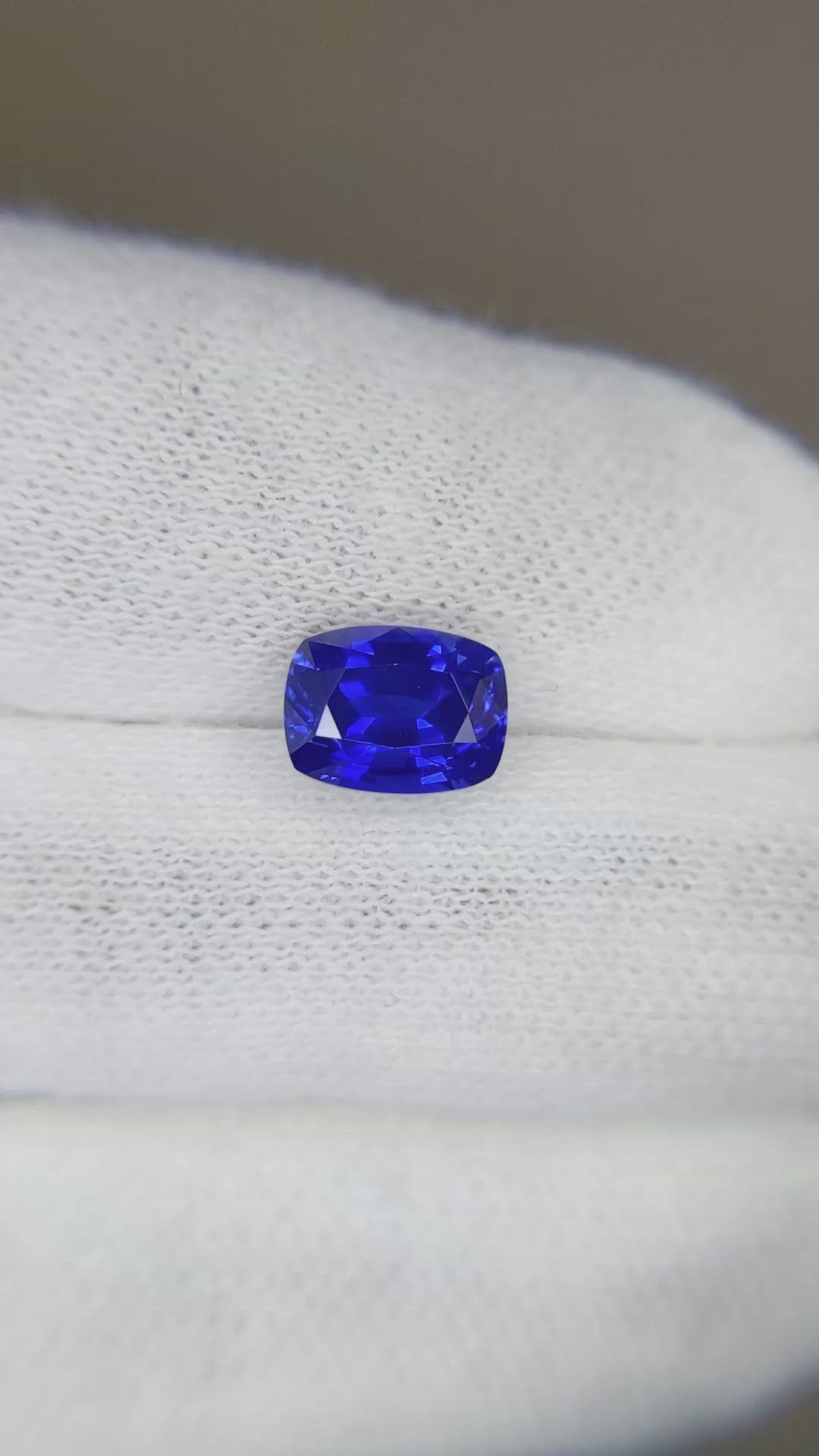 2.01 Ct. Blue Sapphire from Ceylon (Sri Lanka) Size Video