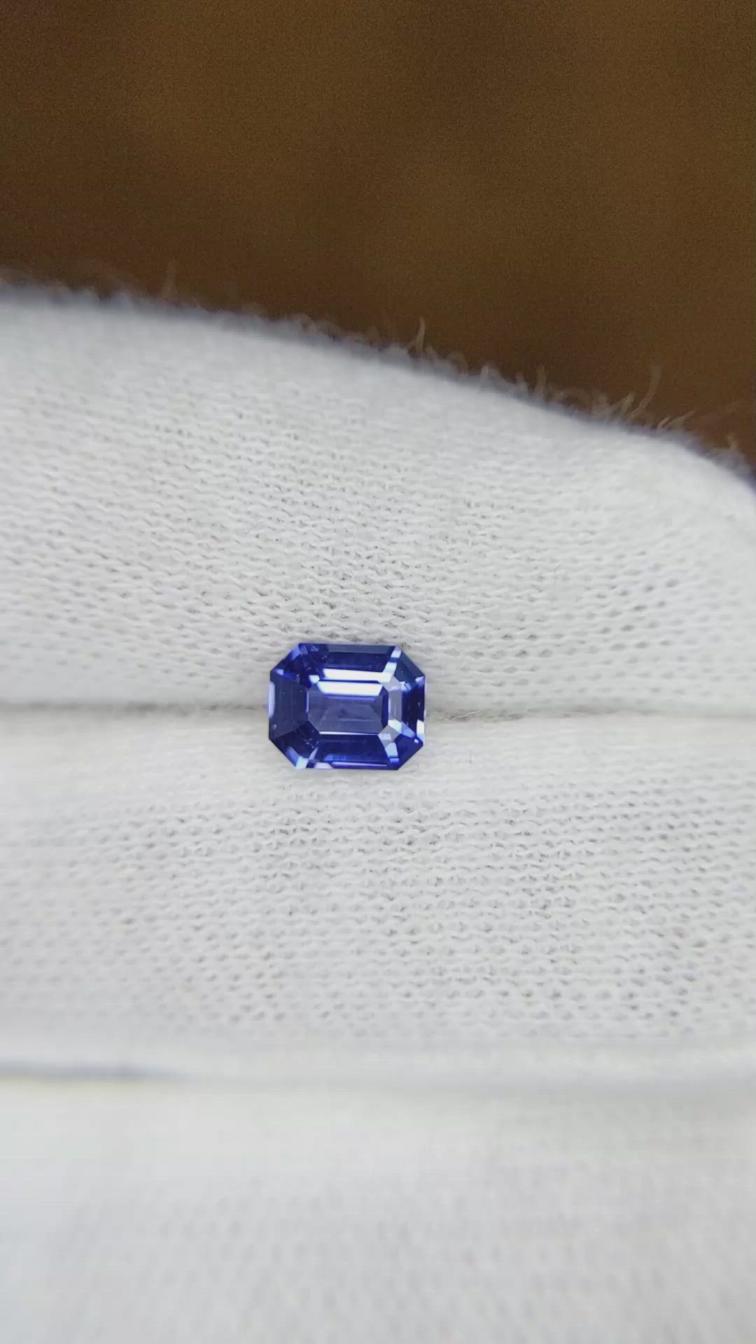 0.99 Ct. Sapphire from Ceylon (Sri Lanka) Size Video