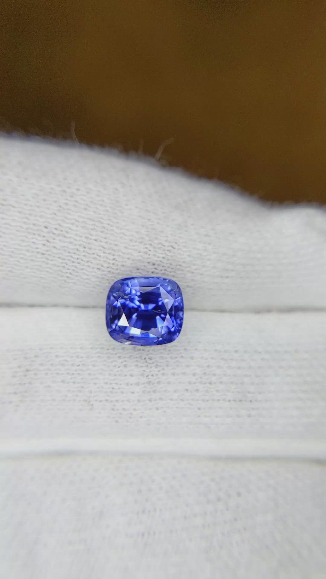 2.88 Ct. Blue Sapphire from Ceylon (Sri Lanka) Size Video