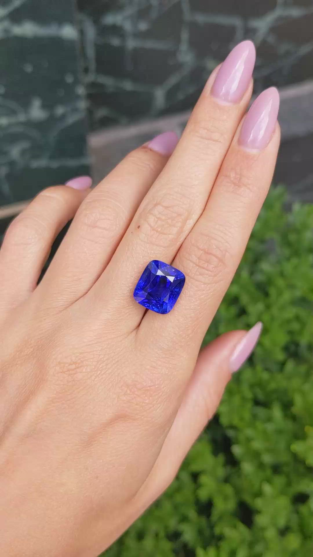 12.94 Ct. Blue Sapphire from Ceylon (Sri Lanka) Size Video
