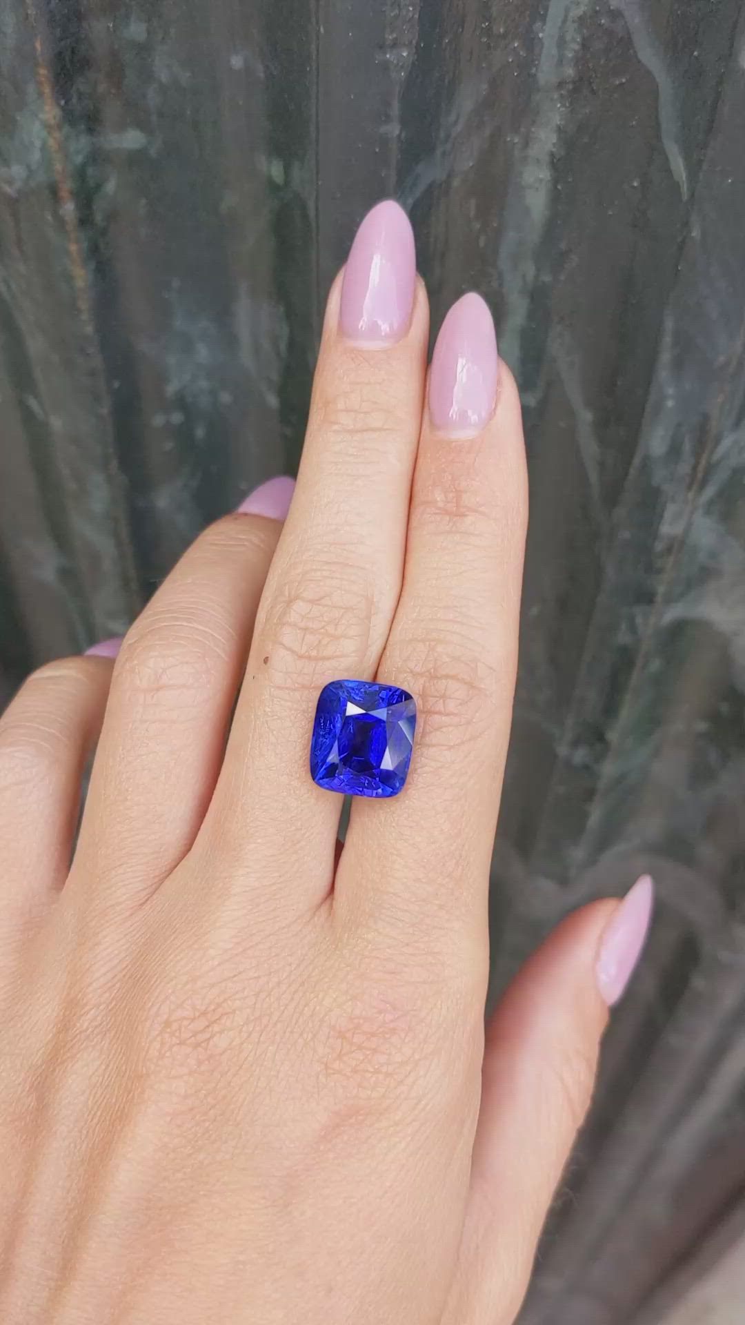 12.94 Ct. Blue Sapphire from Ceylon (Sri Lanka) Size Video