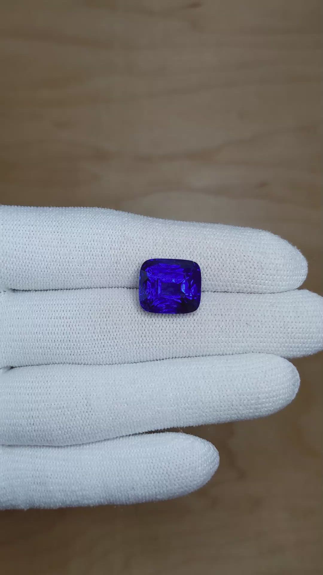 12.94 Ct. Blue Sapphire from Ceylon (Sri Lanka) Size Video