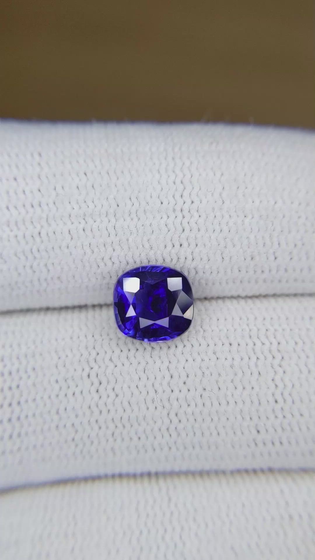 2.00 Ct. Blue Sapphire from Ceylon (Sri Lanka) Size Video