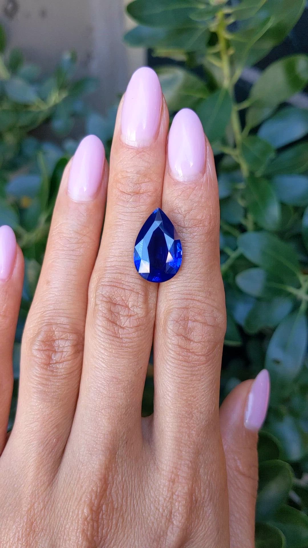 10.15 Ct. Blue Sapphire from Ceylon (Sri Lanka) Size Video