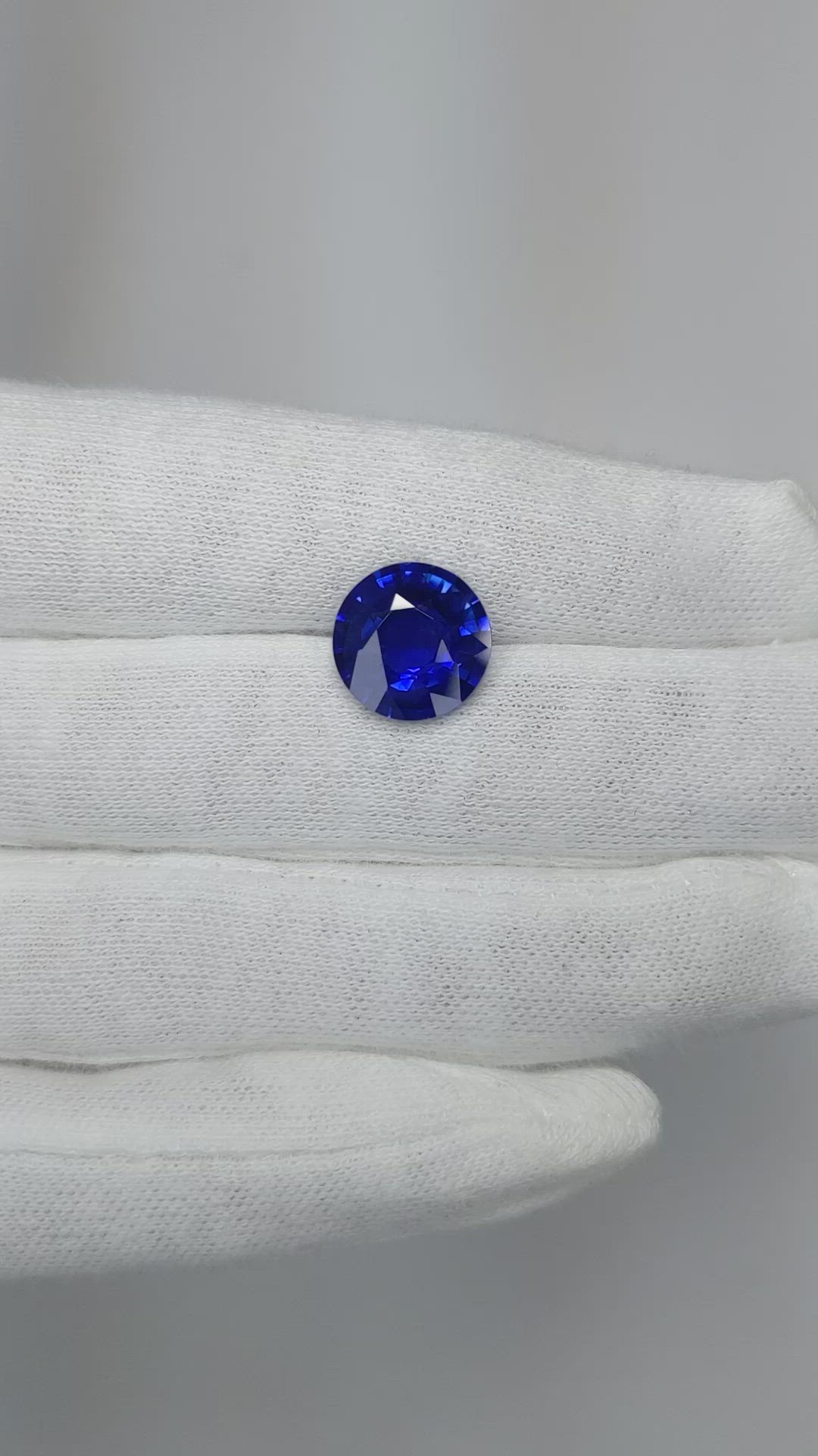 5.18 Ct. Blue Sapphire from Ceylon (Sri Lanka) Size Video