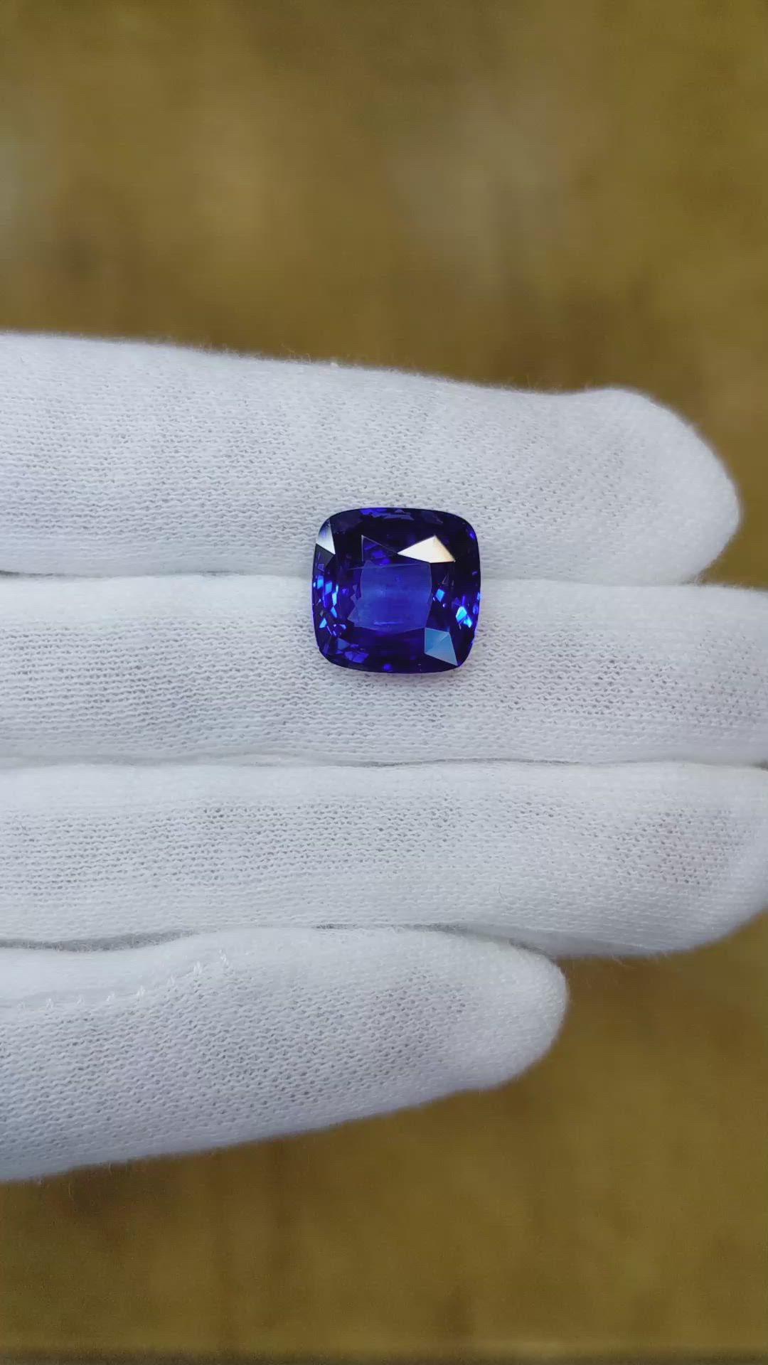 11.20 Ct. Blue Sapphire from Ceylon (Sri Lanka) Size Video