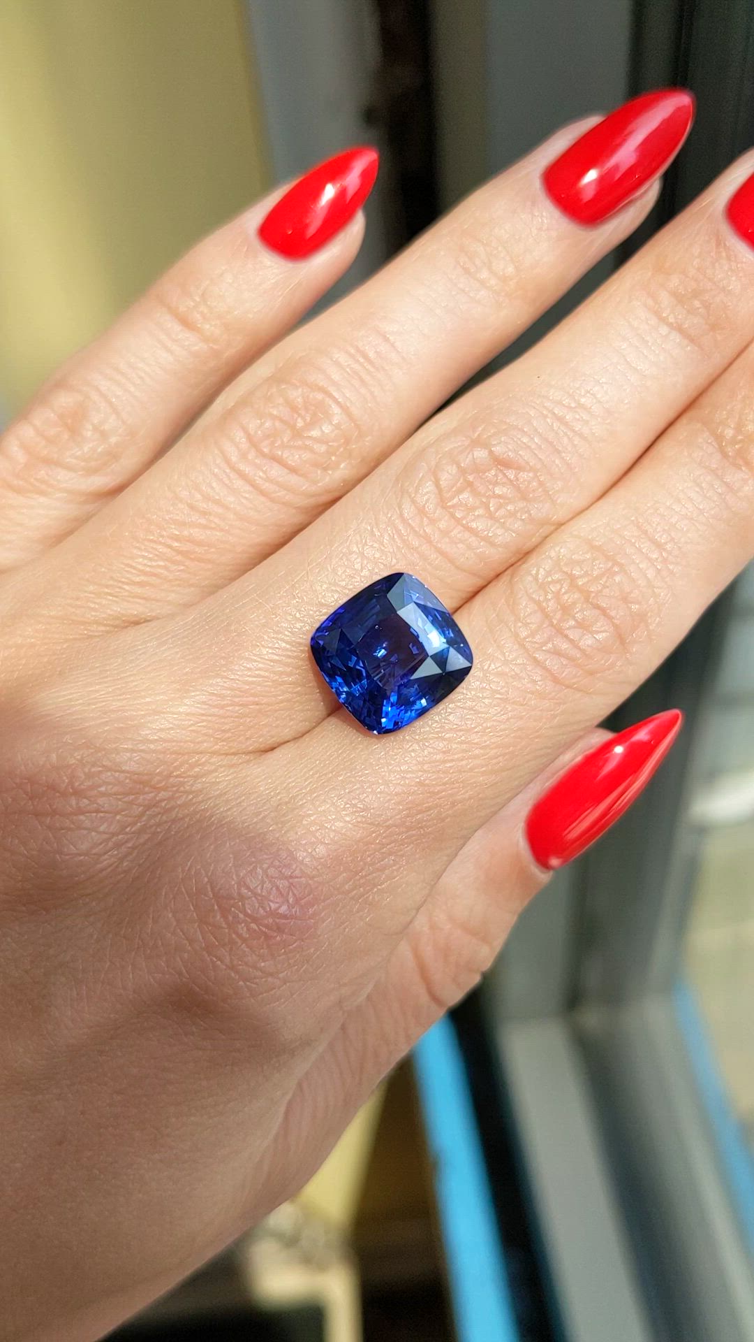 11.20 Ct. Blue Sapphire from Ceylon (Sri Lanka) Size Video