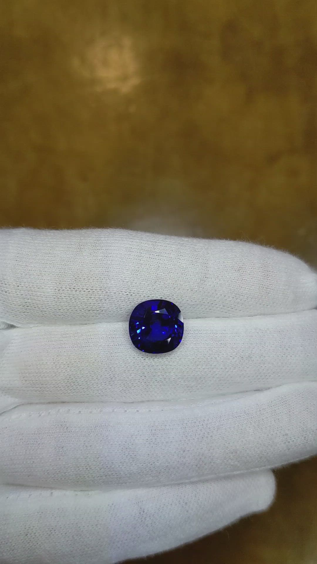 7.22 Ct. Blue Sapphire from Ceylon (Sri Lanka) Size Video
