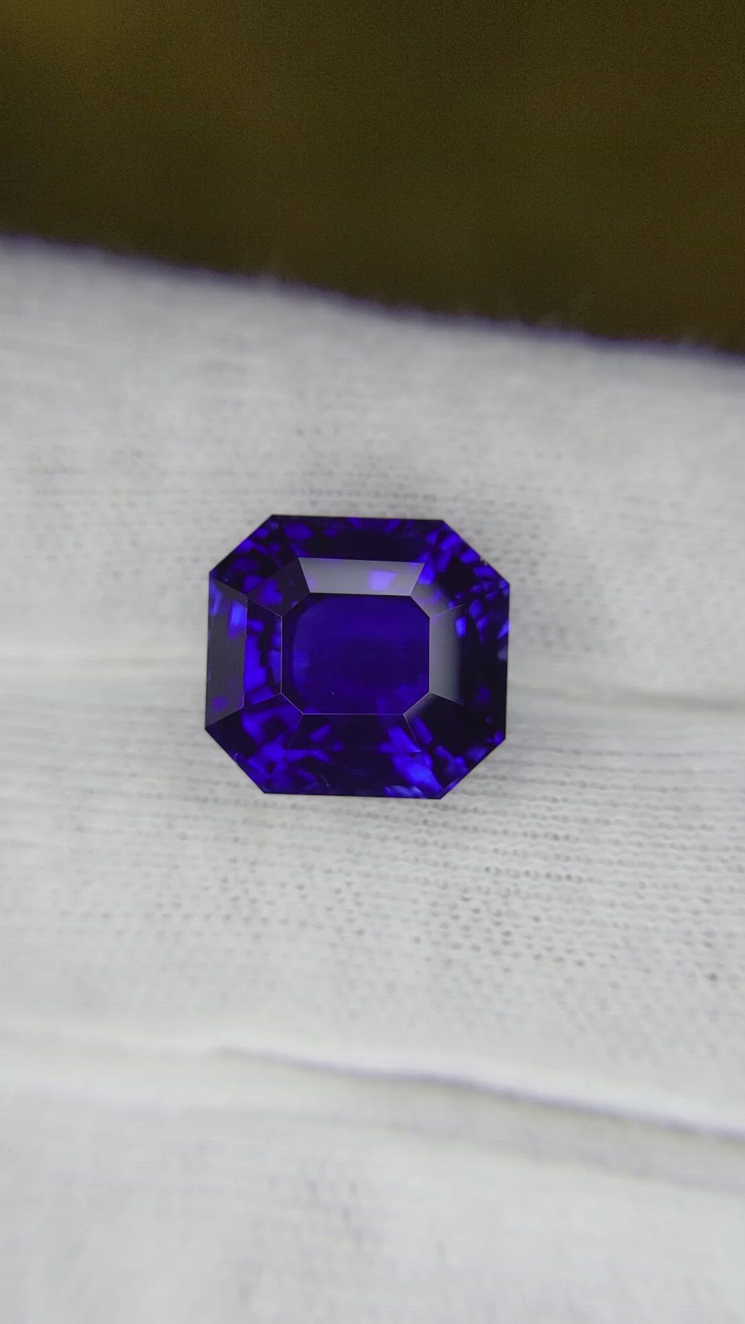 13.61 Ct. Blue Sapphire from Ceylon (Sri Lanka) Size Video