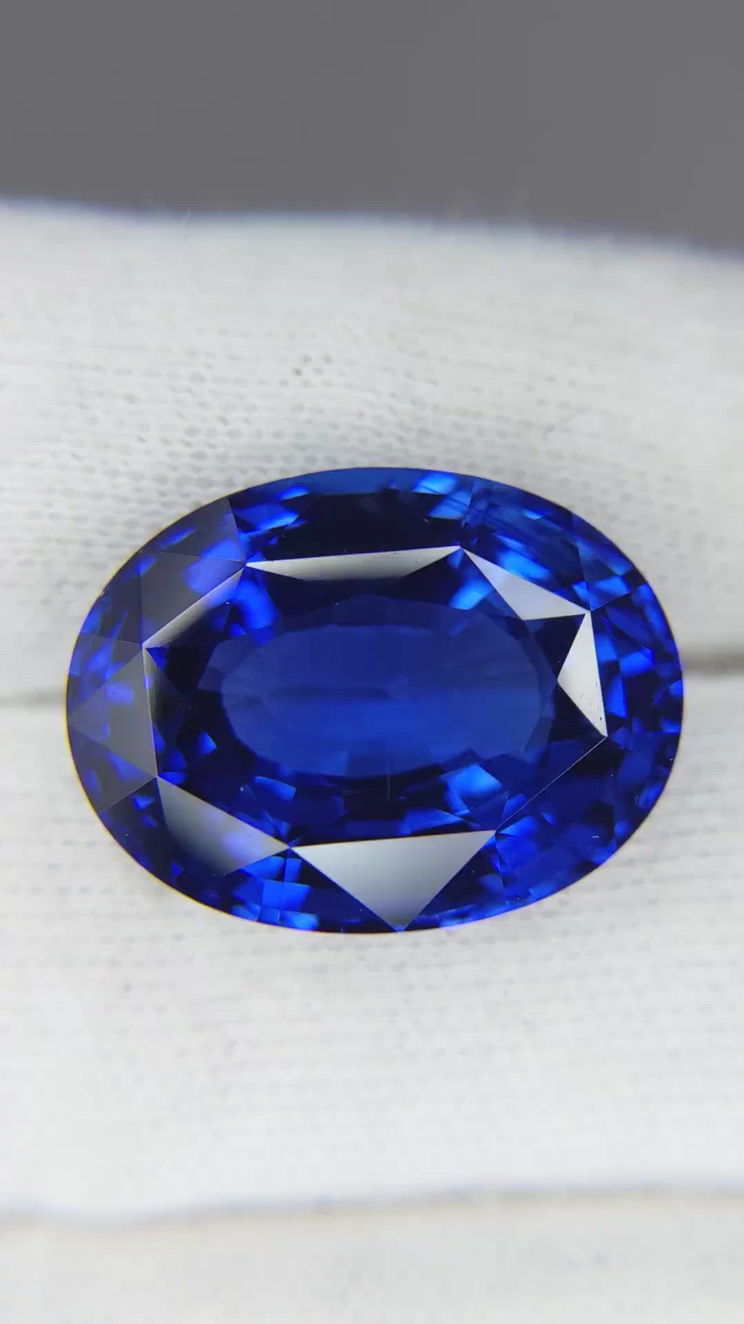 25.11 Ct. Blue Sapphire from Ceylon (Sri Lanka) Size Video