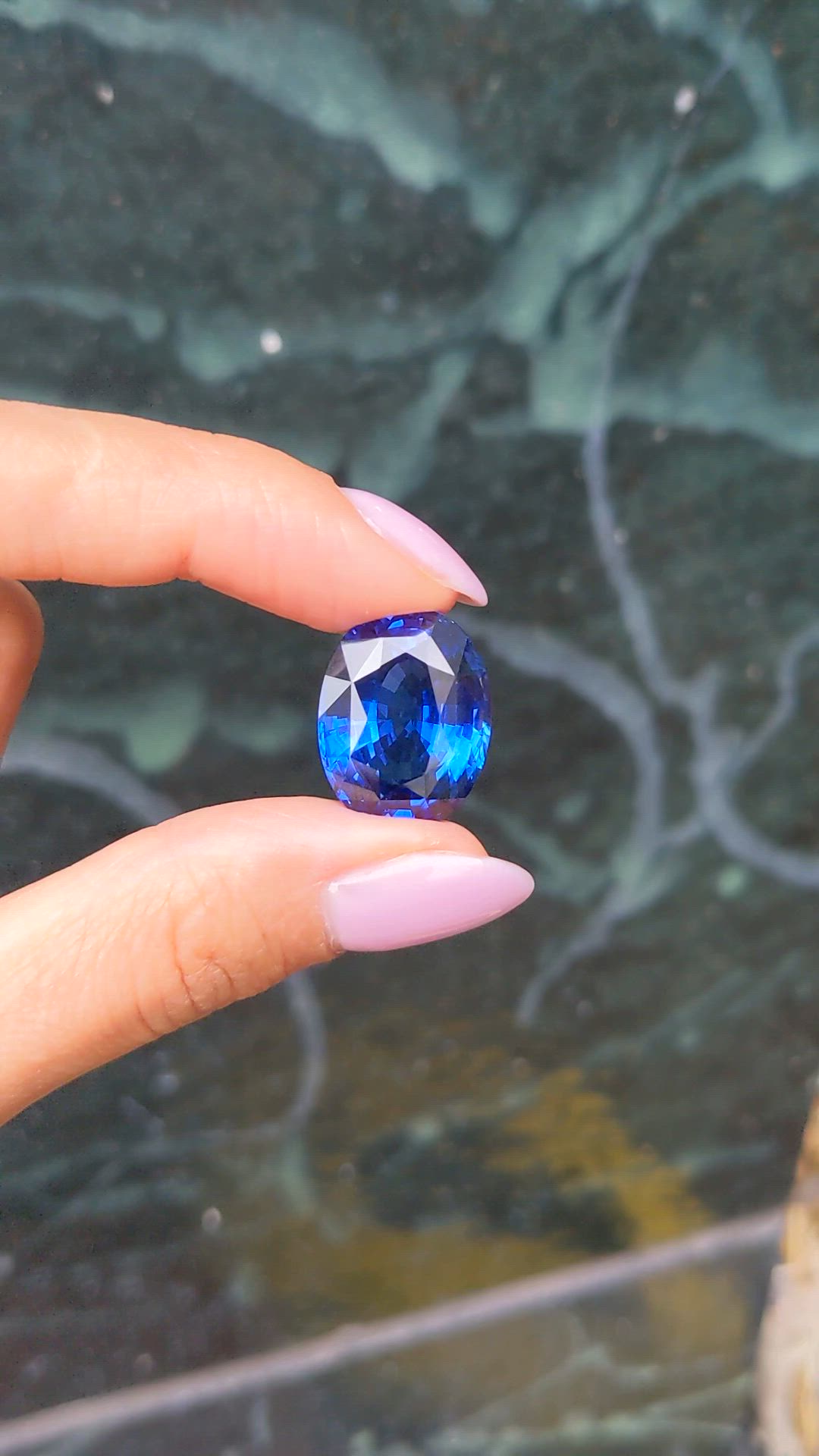 25.11 Ct. Blue Sapphire from Ceylon (Sri Lanka) Size Video